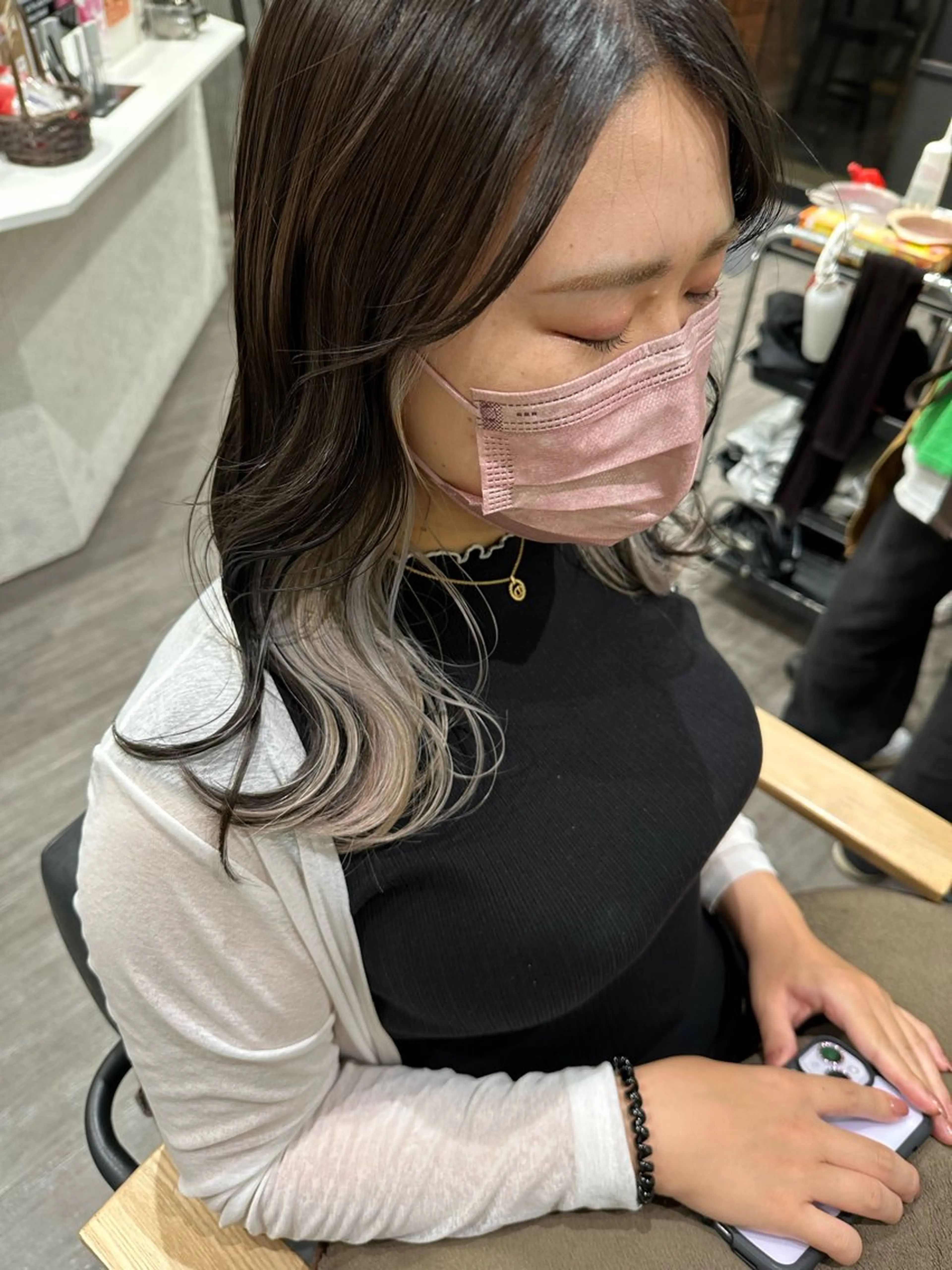 ミディアム カラー ベージュカラー ホワイトベージュ 艶髪レイヤー上田 紗也🇰🇷💗のヘアスタイル