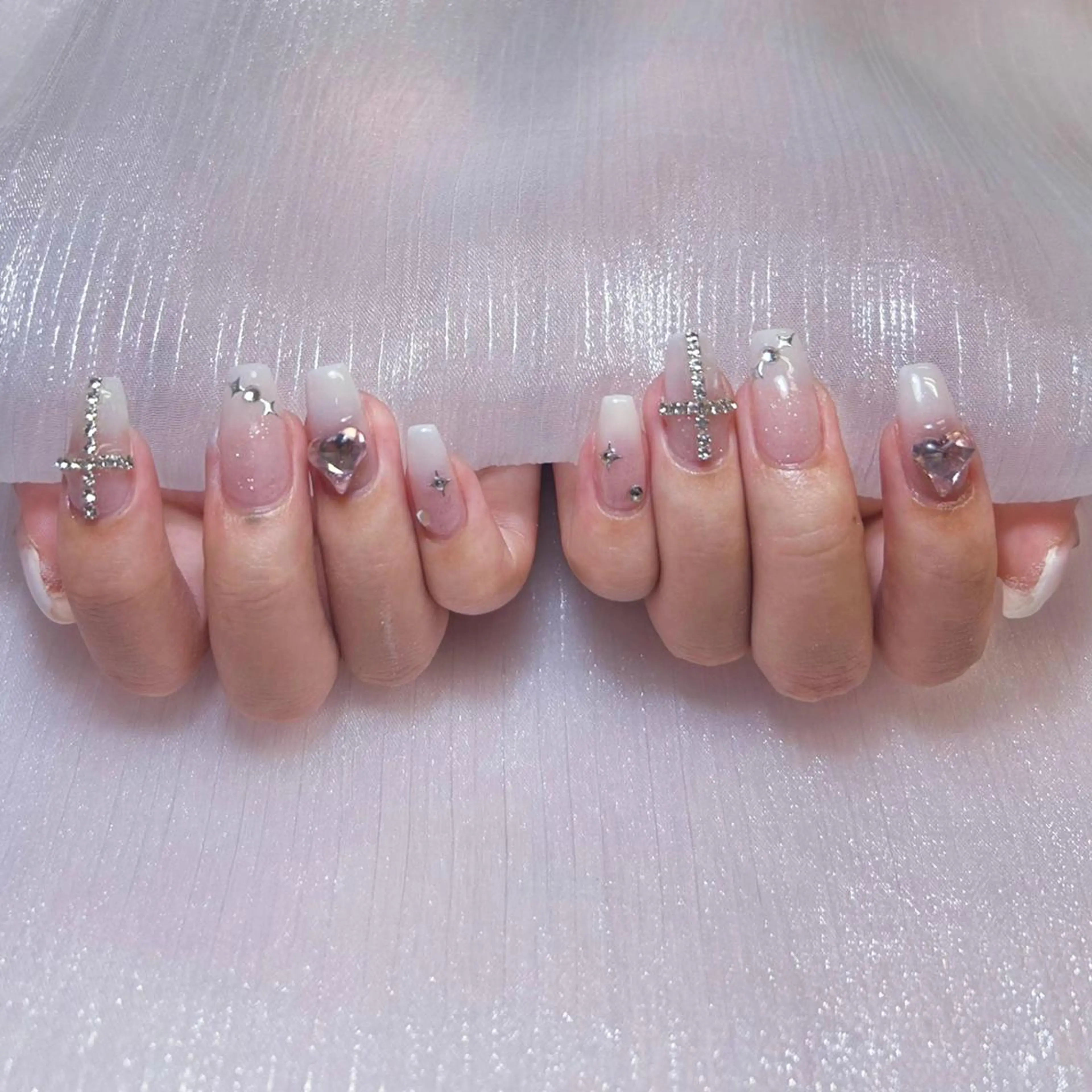 ネイル アートネイル オーロラネイル ガーリー キラキラネイル マグネットネイル ハンドネイル Diamond 🚢のネイルデザイン