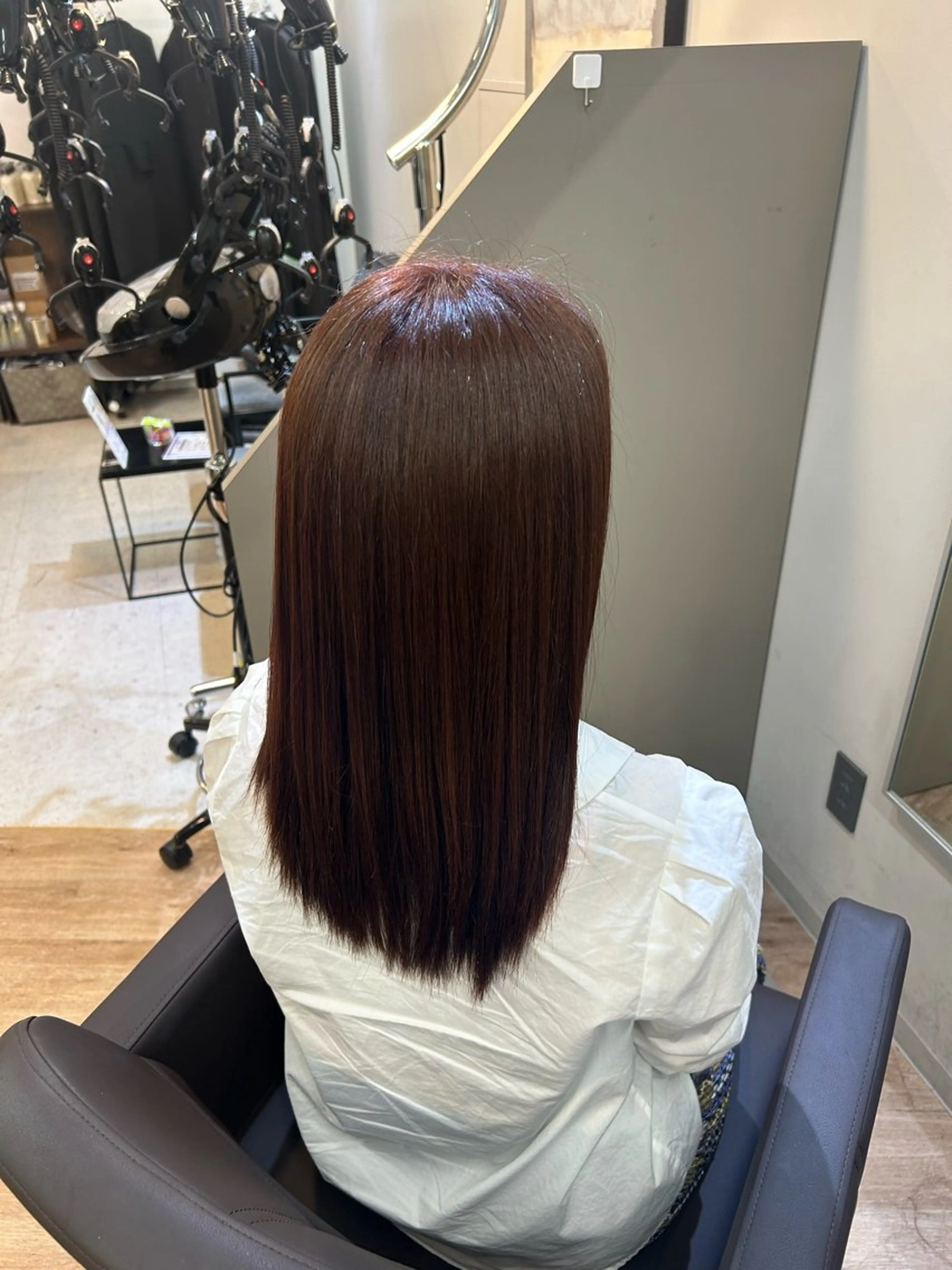 セミロング カラー ブリーチ ブラウンカラー ブリーチなしカラー レッドカラー レッドブラウン ヘアカラー まりな 心斎橋のヘアスタイル