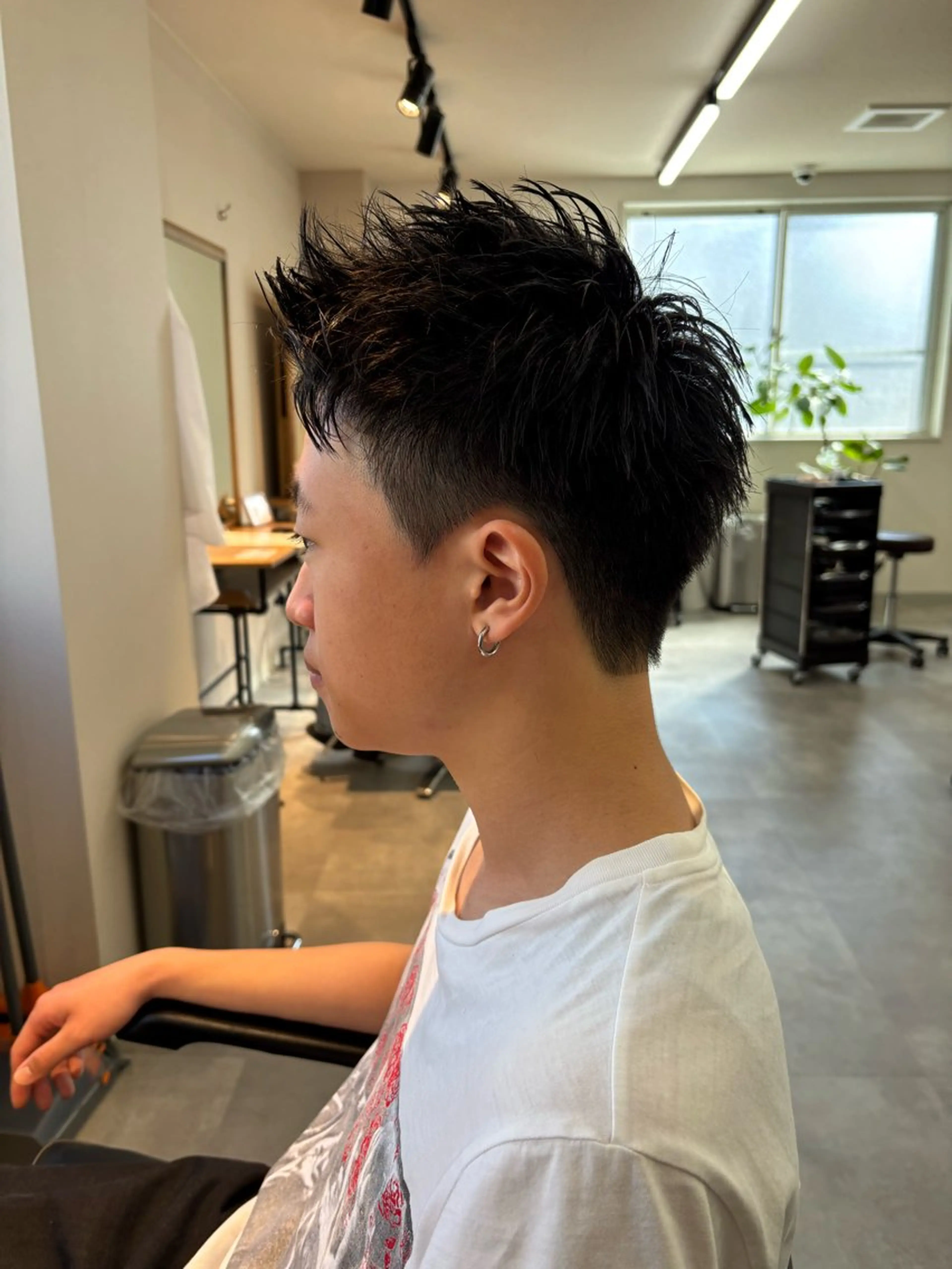 メンズ アップバング ツーブロック カット フェザーパーマ/韓国 /メンズカット/保立のヘアスタイル