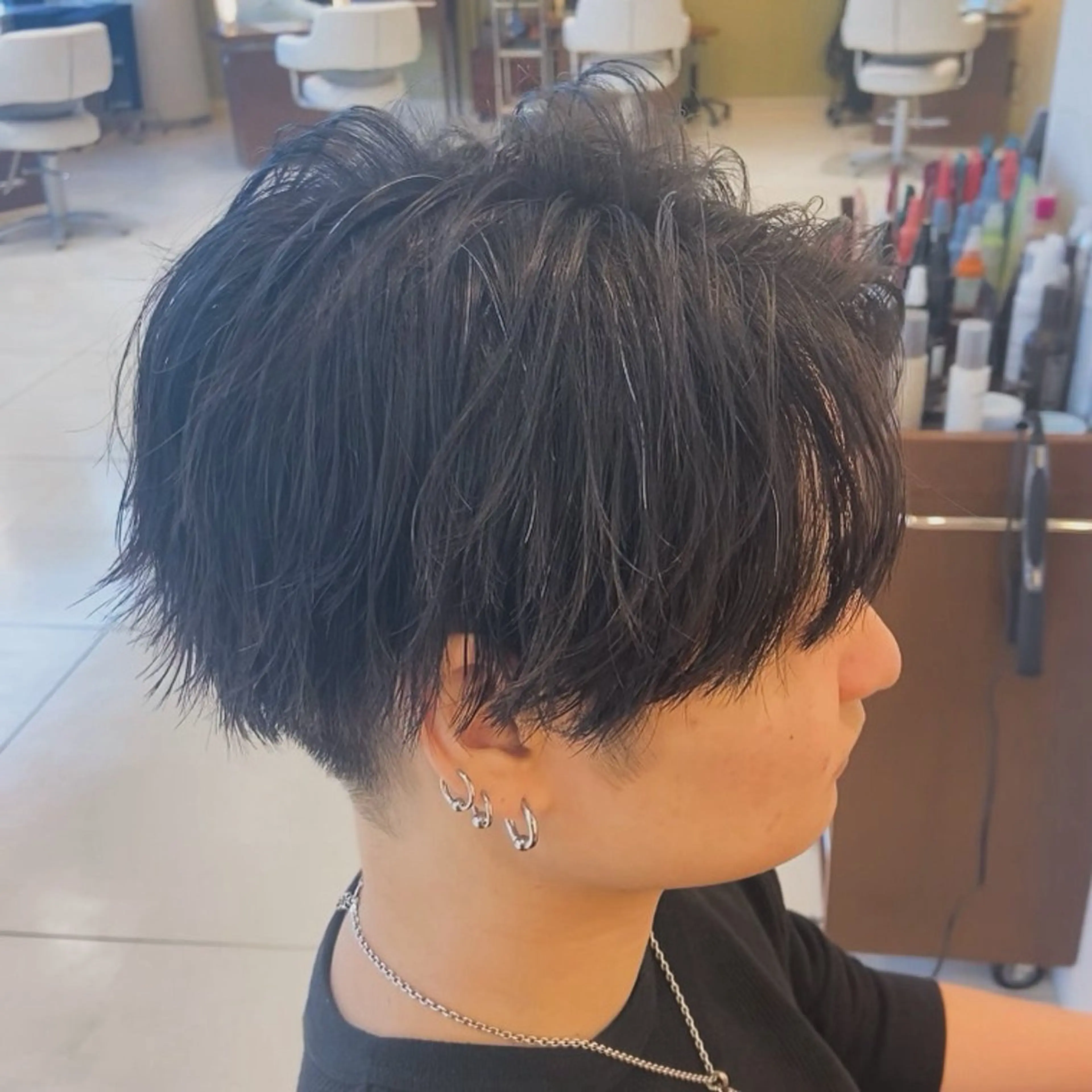 メンズ センターパート CLAUDE monet H2O・AVEDA東京ビルTOKIA店所属・岡野 舜のヘアスタイル