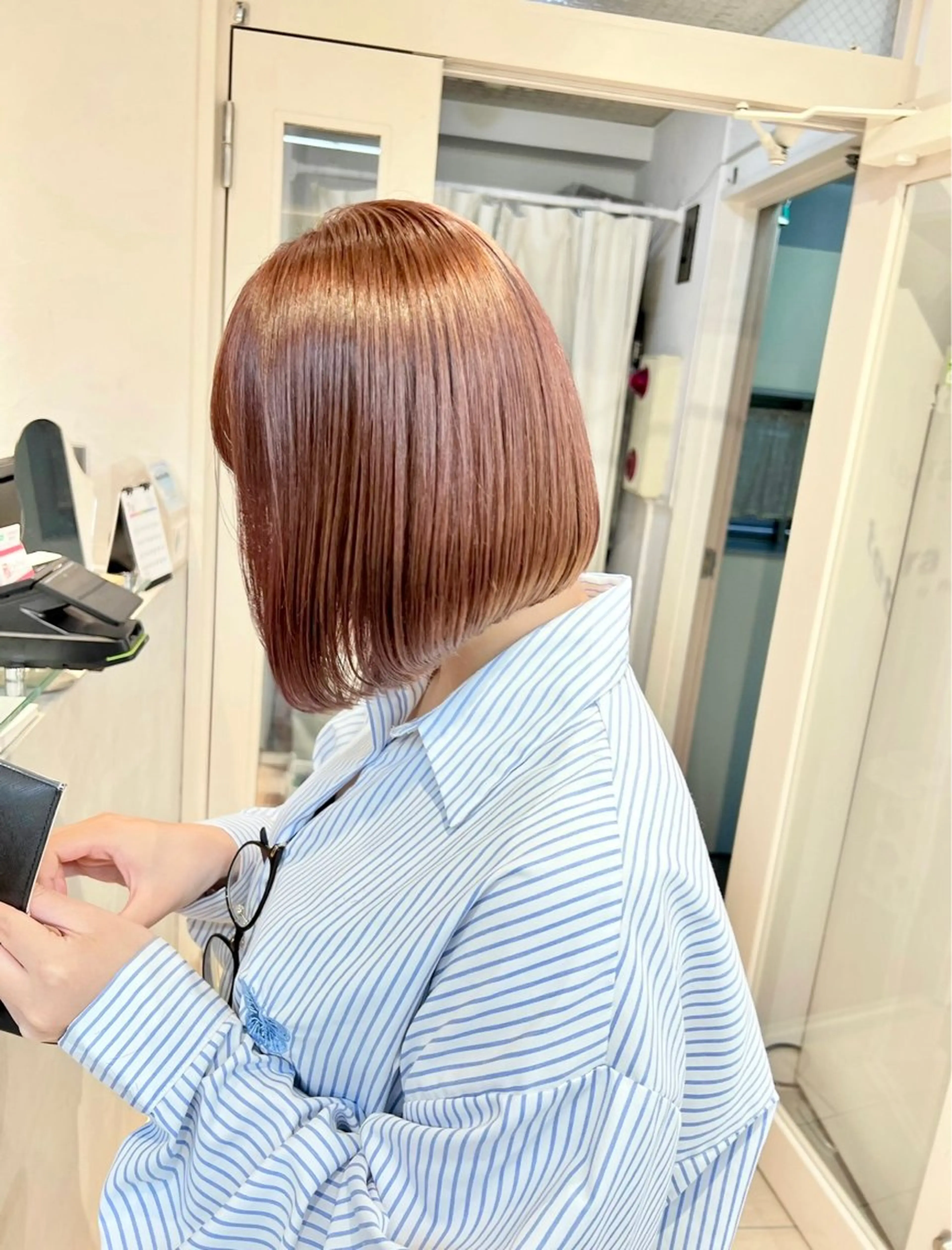 ショート カット ヘアカラー トリートメント センターパート /ニュアンスパーマのヘアスタイル