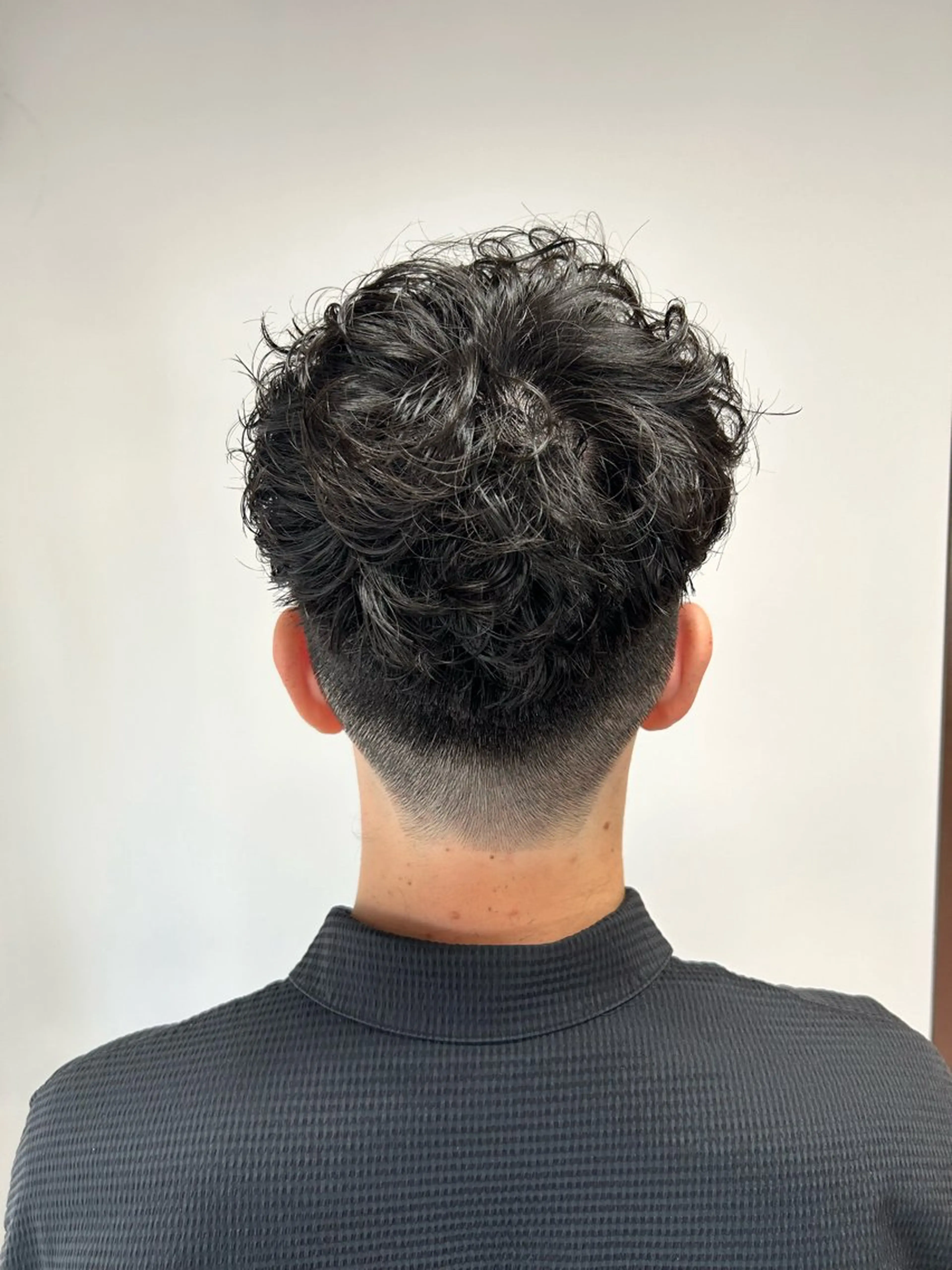 ショート パーマ メンズ 相澤 拳のヘアスタイル