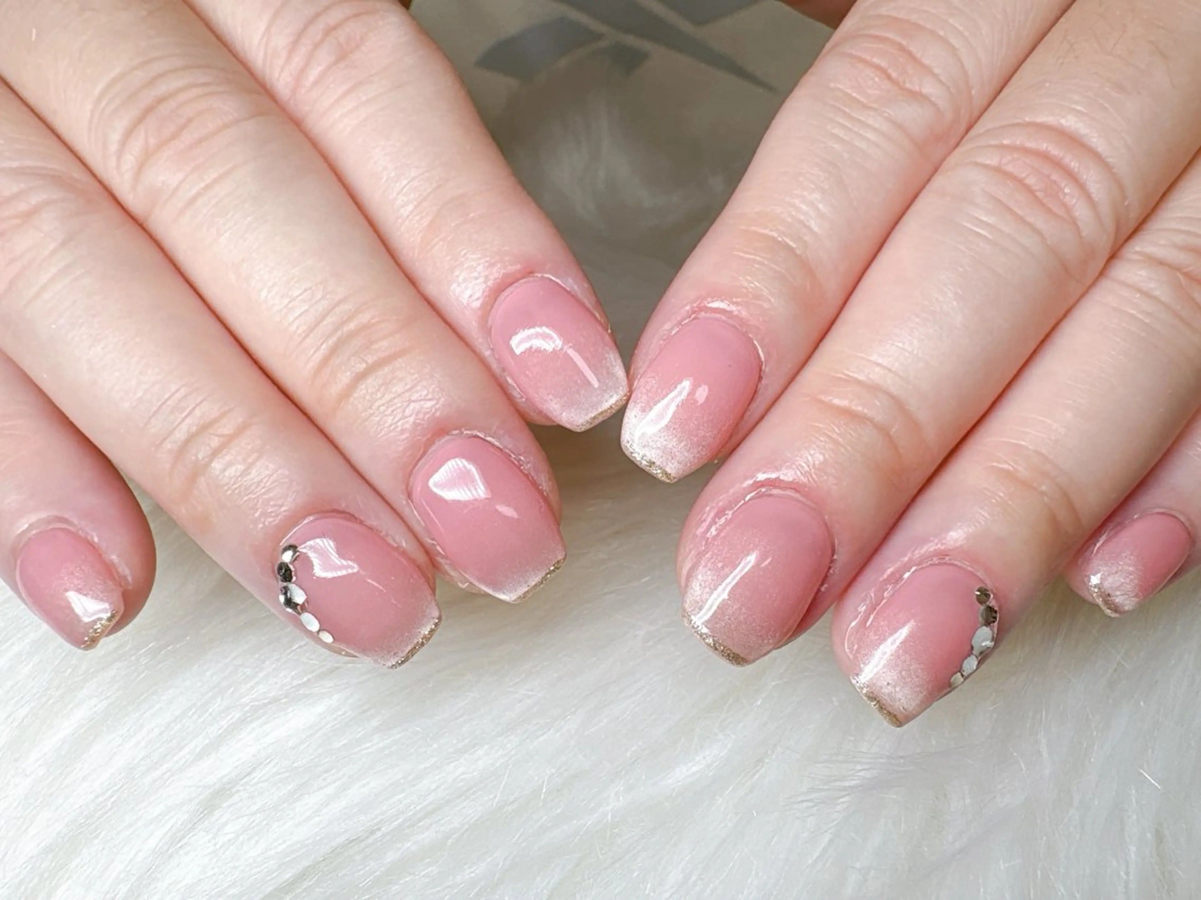 ネイル ECLAT エクラ所属・寺山 千鶴のネイルデザイン