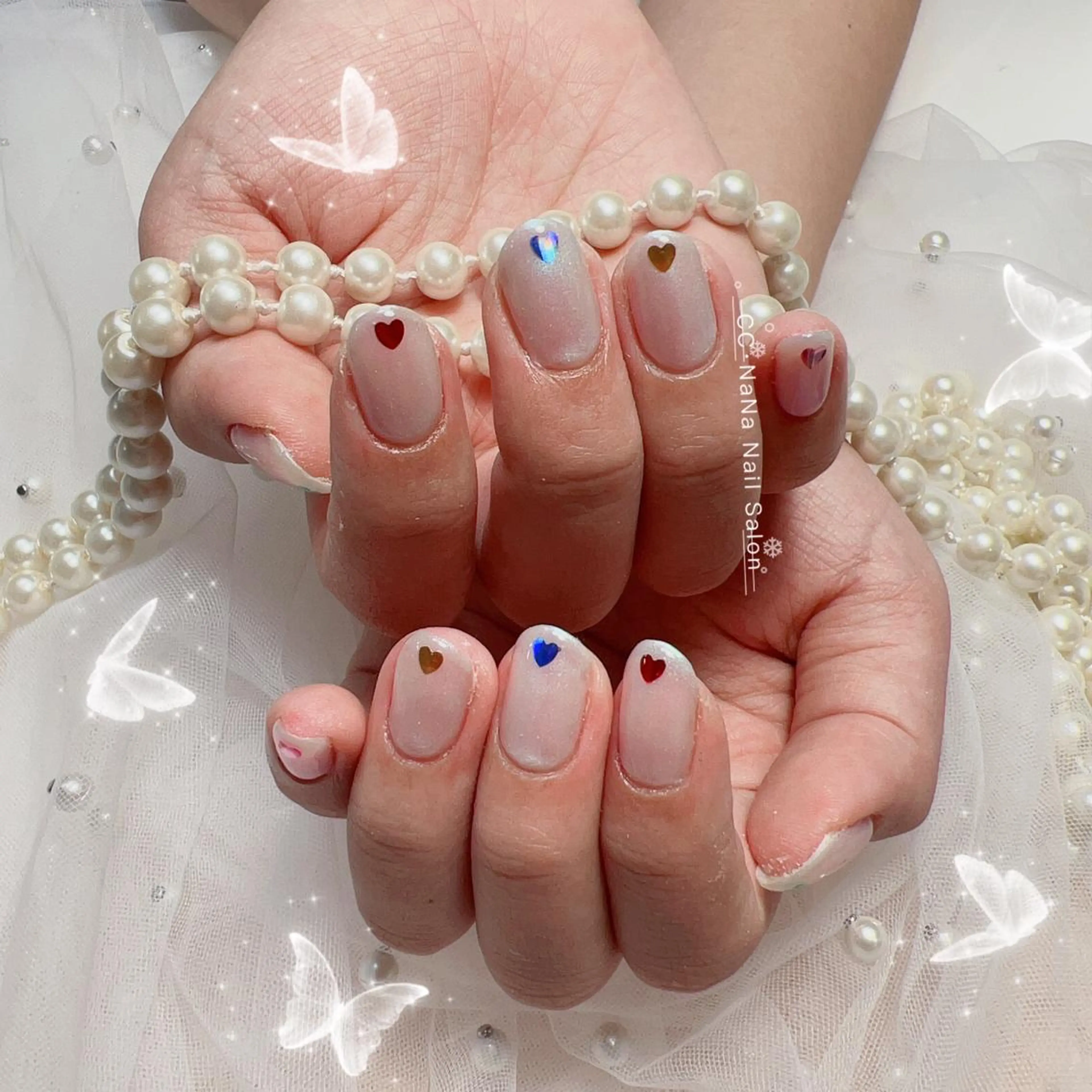 ネイル チークネイル フラッシュネイル ジェルネイル ハート キラキラネイル 💎CC・NaNa 韓国風ネイル🌙Cのネイルデザイン