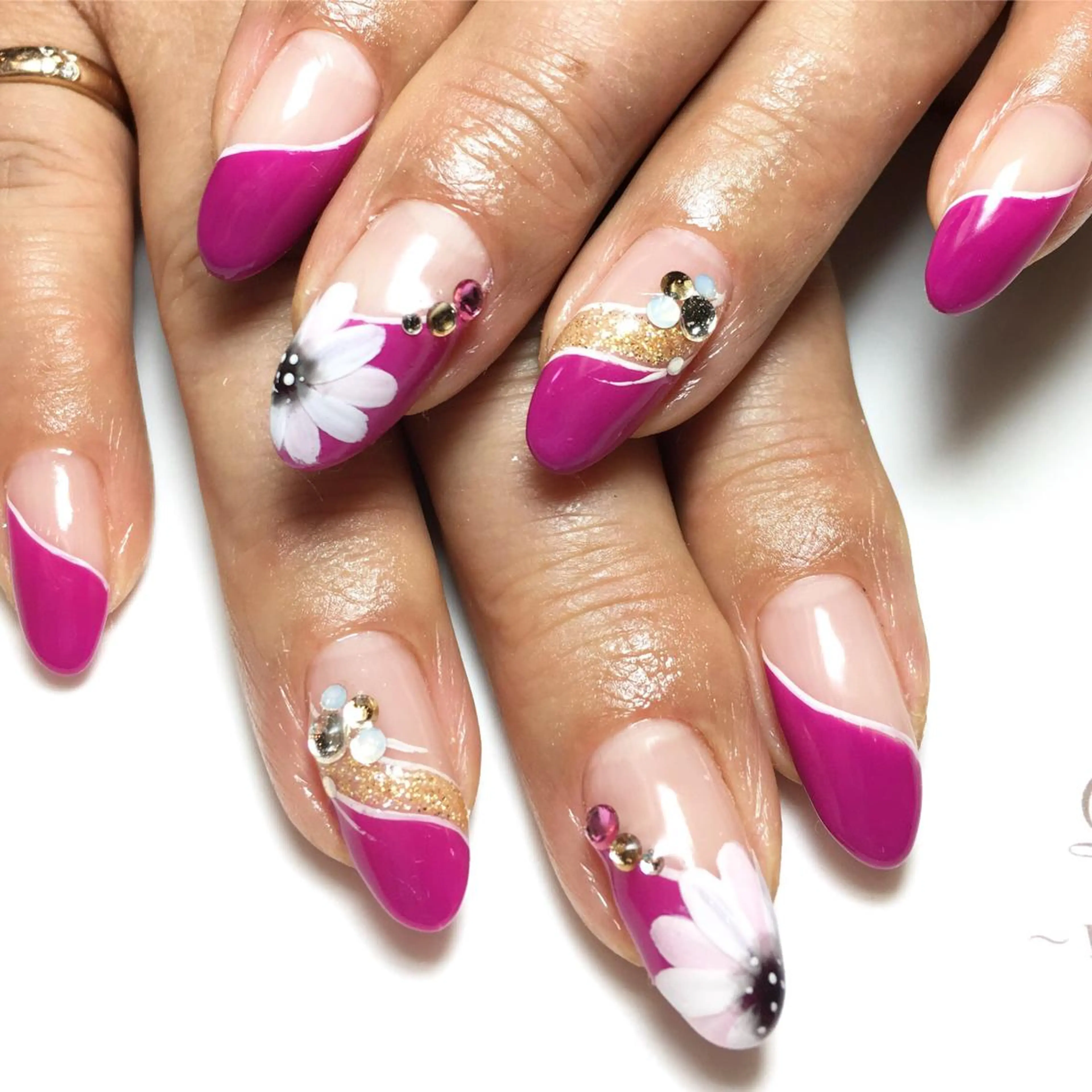 ネイル Li'leaNail AINAのネイルデザイン