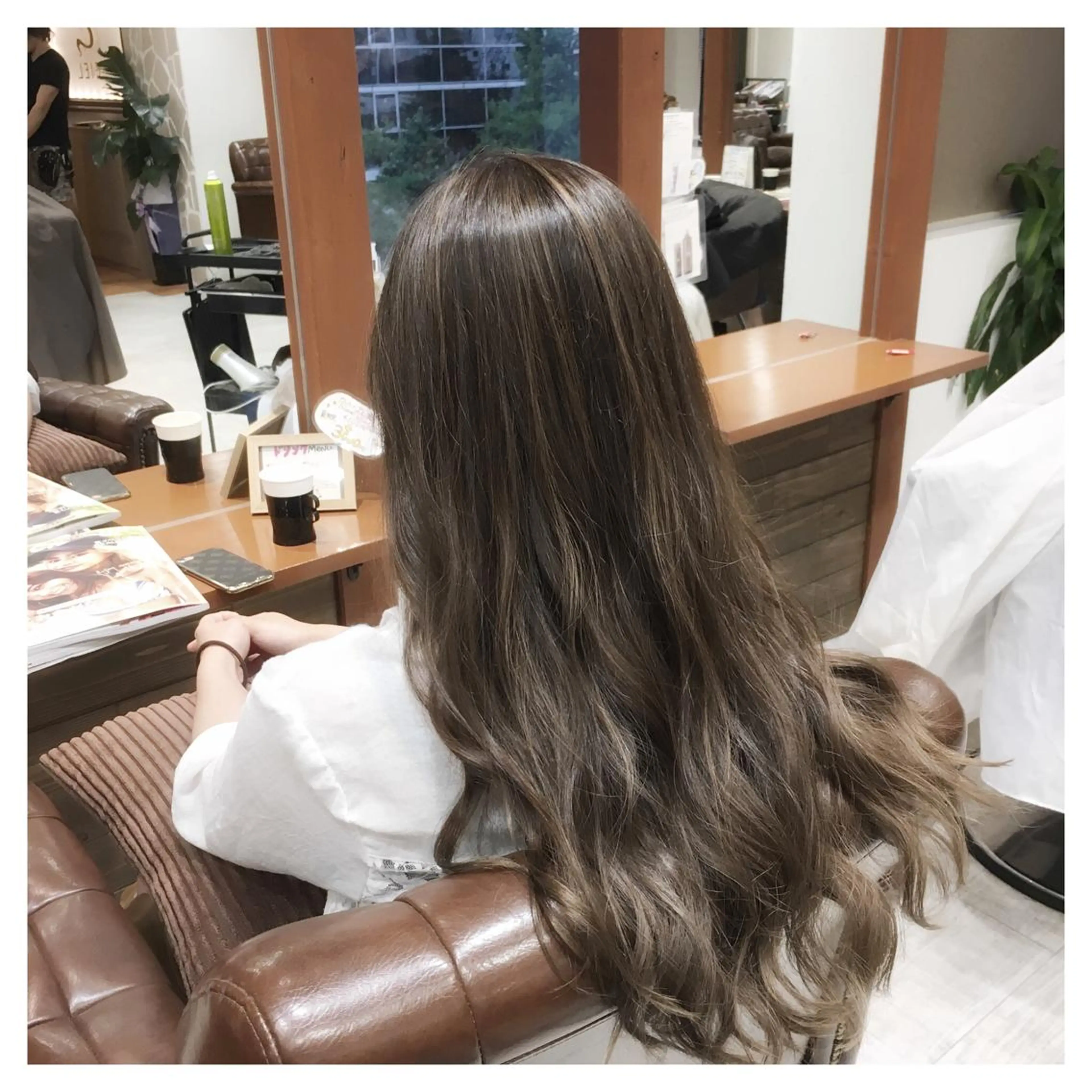 ロング カラー biscohair 髪にドラマを。のヘアスタイル