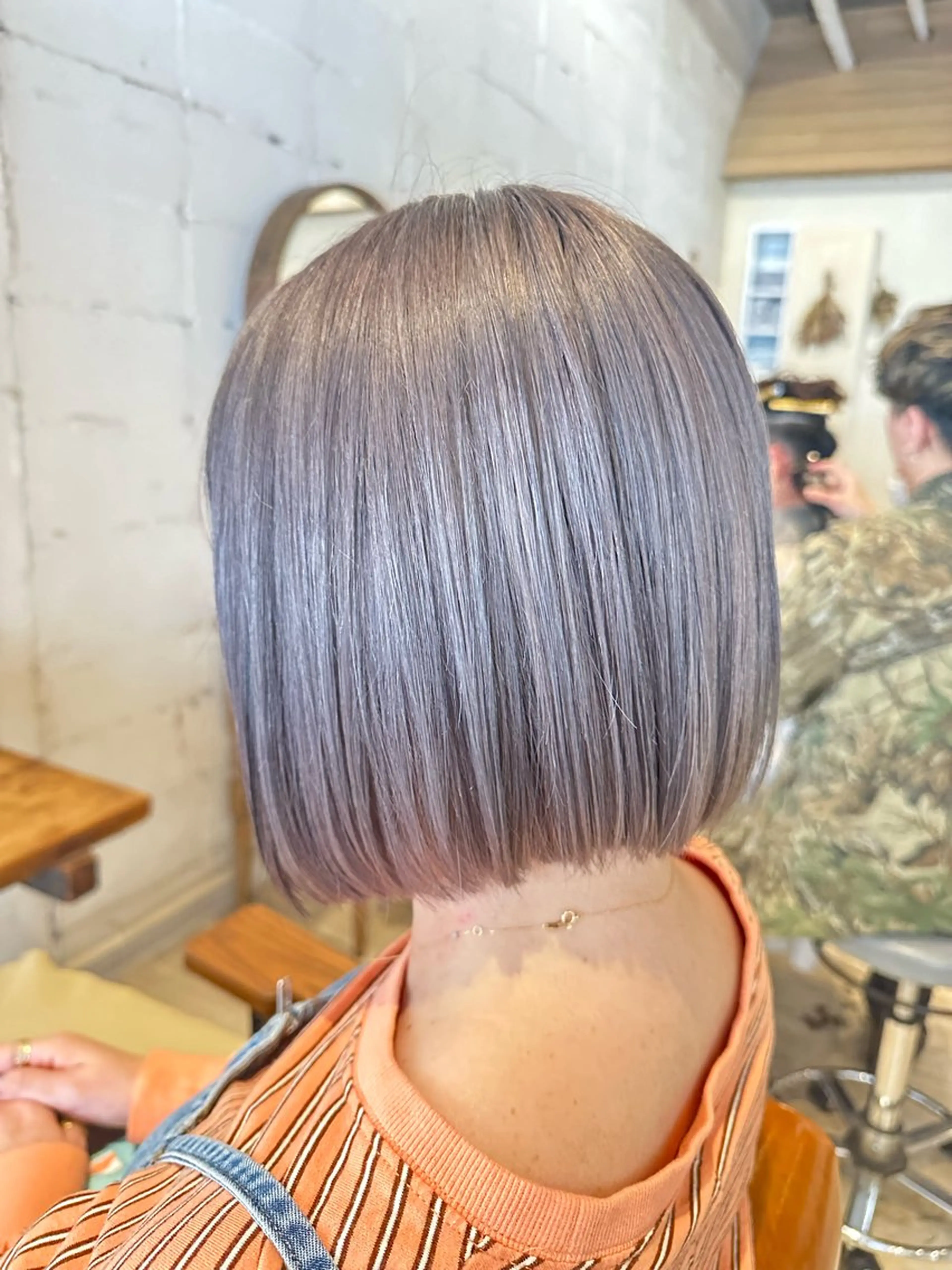 ショート カラー ベージュカラー ブリーチ シルバー ヘアカラー トリートメント Nao 【EIGHT札幌】のヘアスタイル