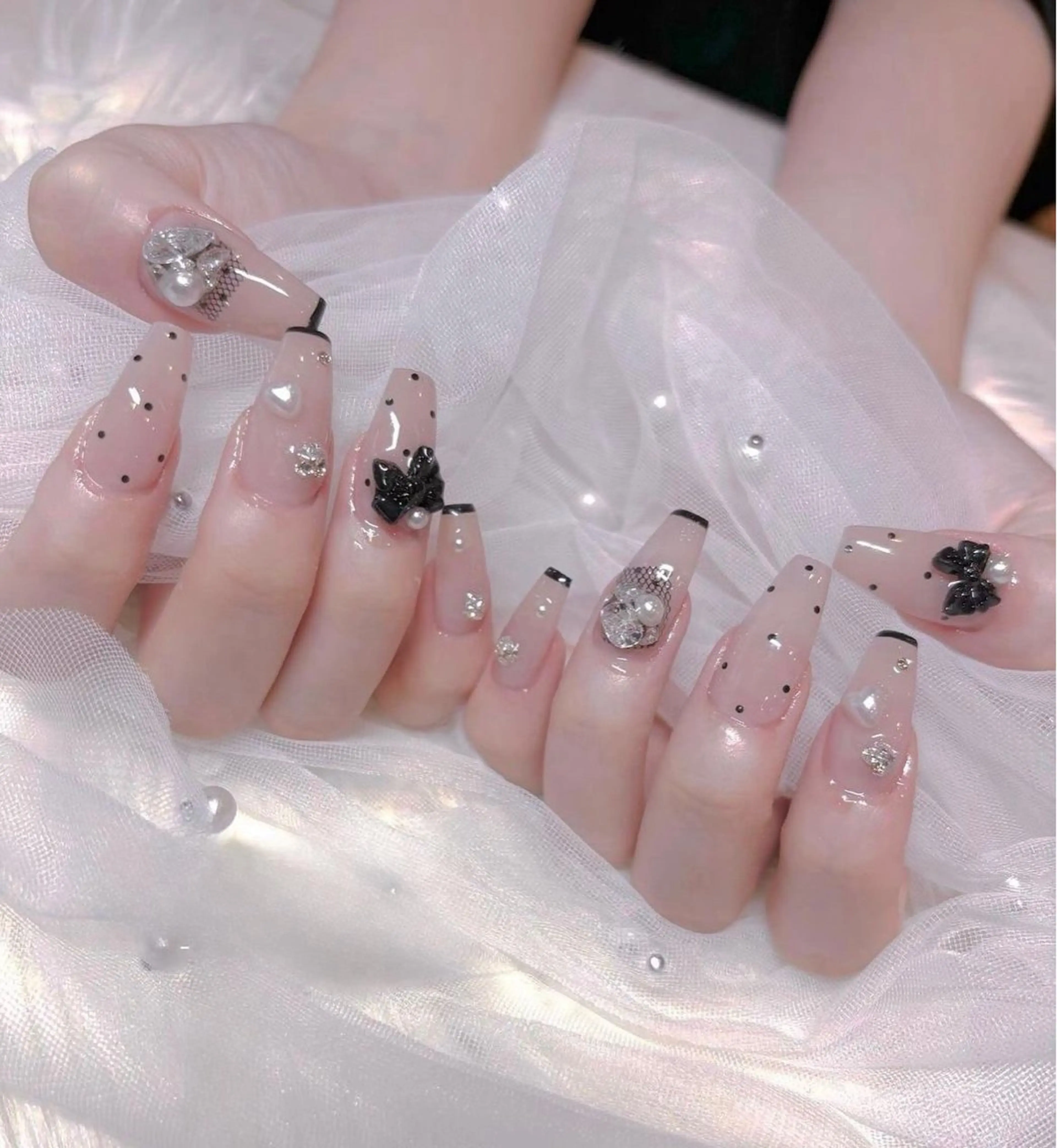 ネイル 長さ出し フレンチネイル 韓国ネイル レース マグネットネイル ハンドネイル 波 なみのネイルデザイン