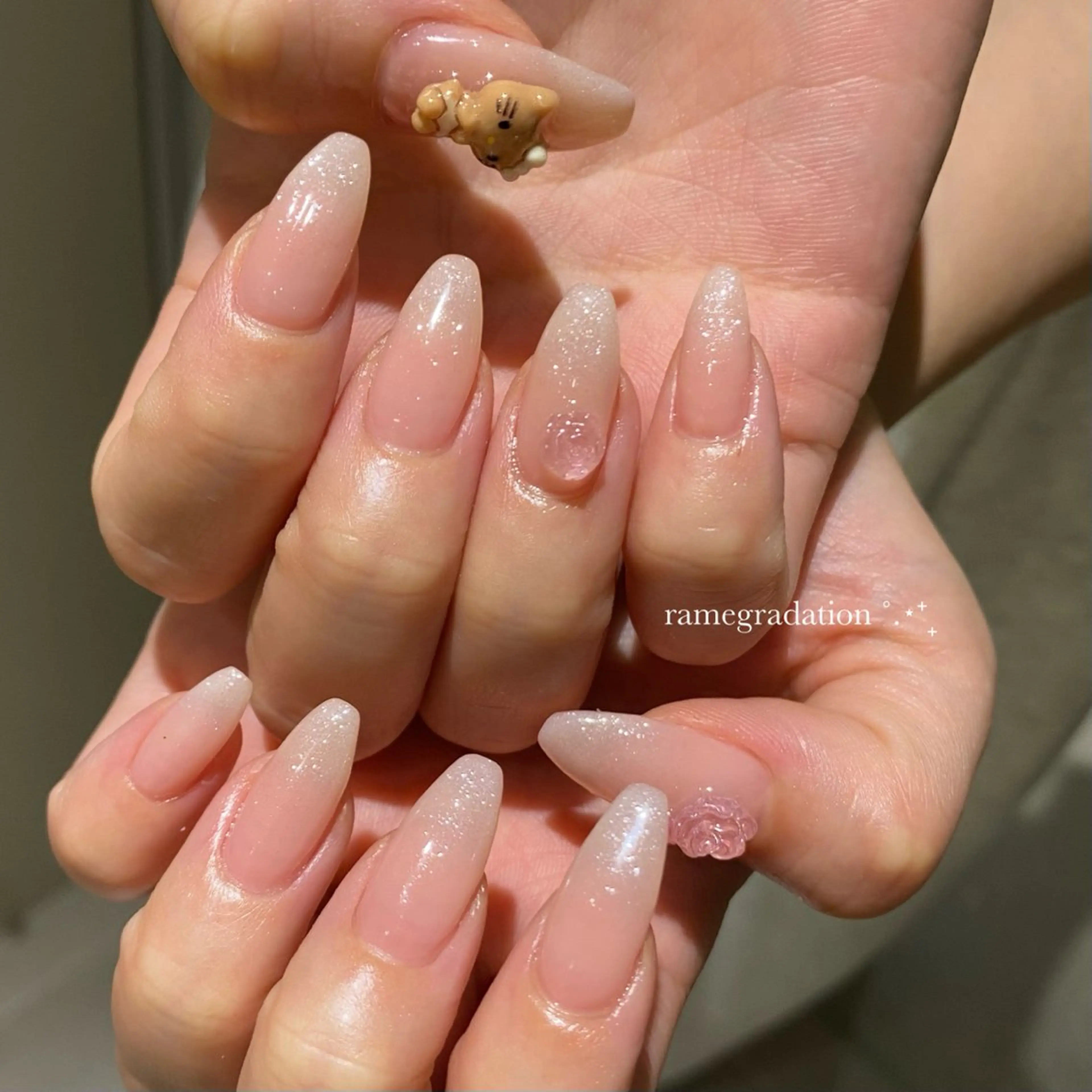 ネイル ラメ(グリッター) ハンドネイル WAVY airiのネイルデザイン