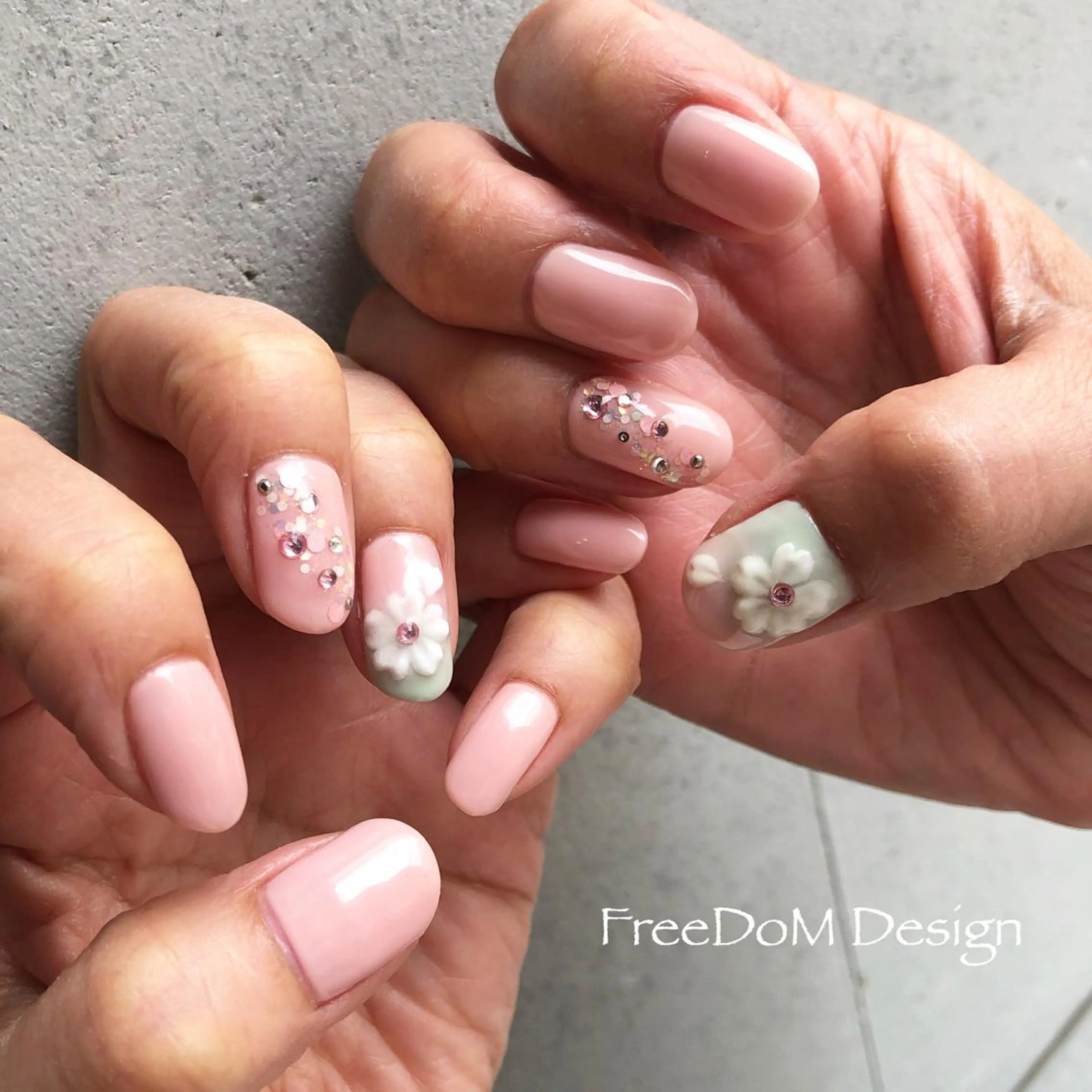 ネイル 長さ出し ジェルネイル ハードジェル スカルプネイル ＦreeDoＭ   Design所属・W KUMIのネイルデザイン