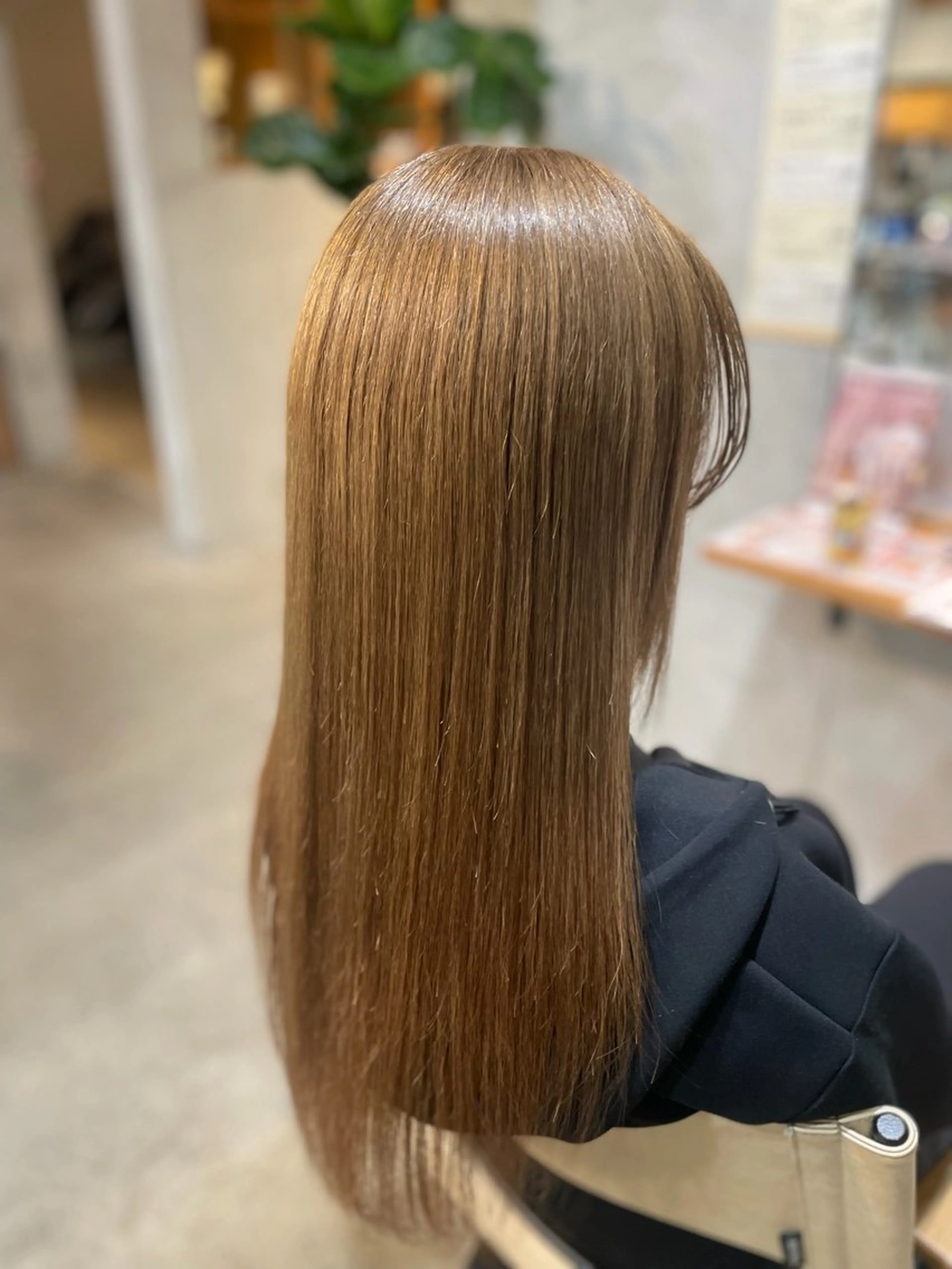 ロング カラー ベージュカラー ブリーチ ダブルカラー ブリーチなしカラー 縮毛矯正 ヘアカラー momoka 女性限定のヘアスタイル