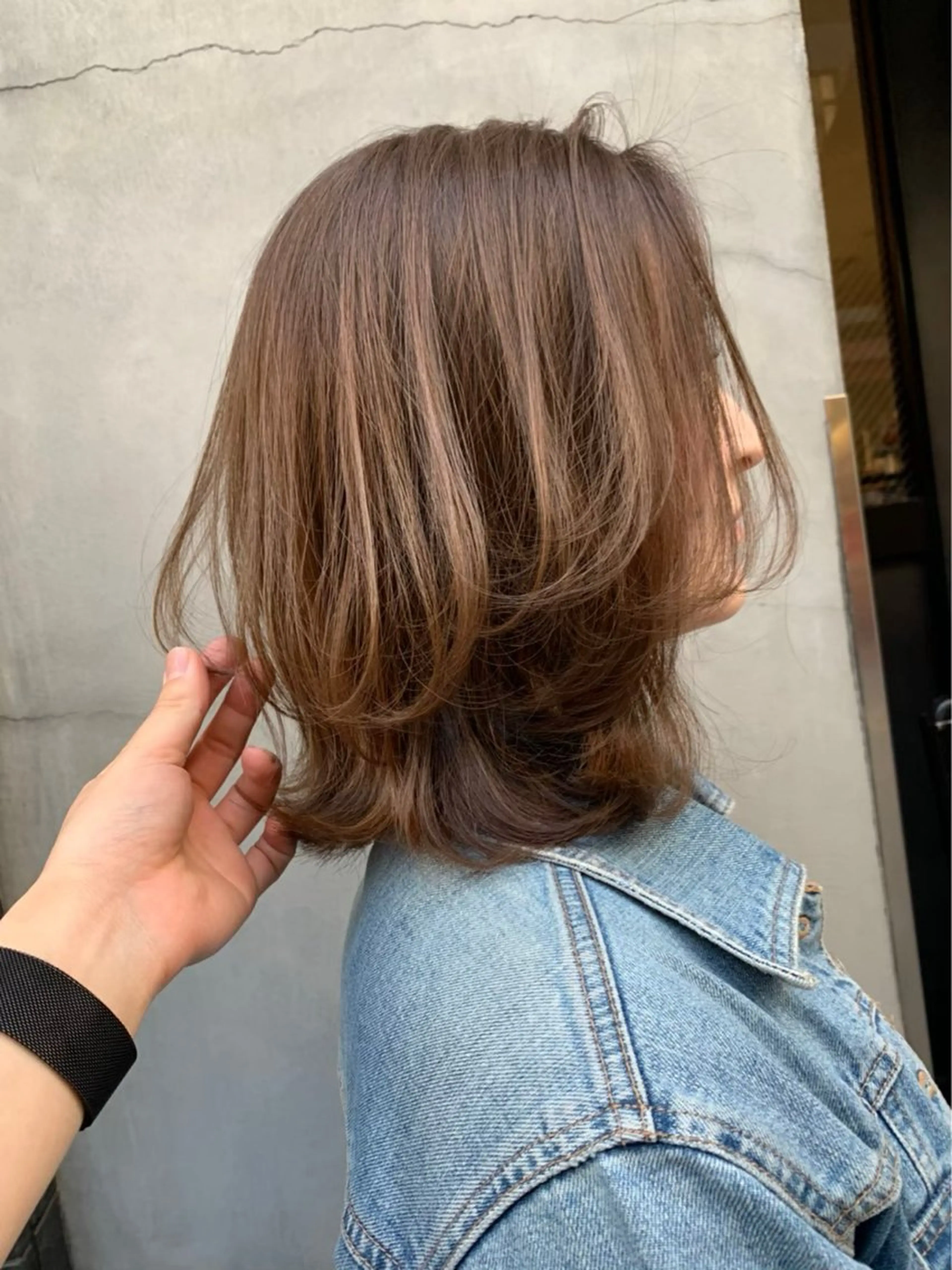 ミディアム くびれヘア 顔まわりレイヤー 顔周りカット レイヤーカット カット ヘアカラー トリートメント 新宿/韓国レイヤー/ 顔周りカット松本美晴のヘアスタイル