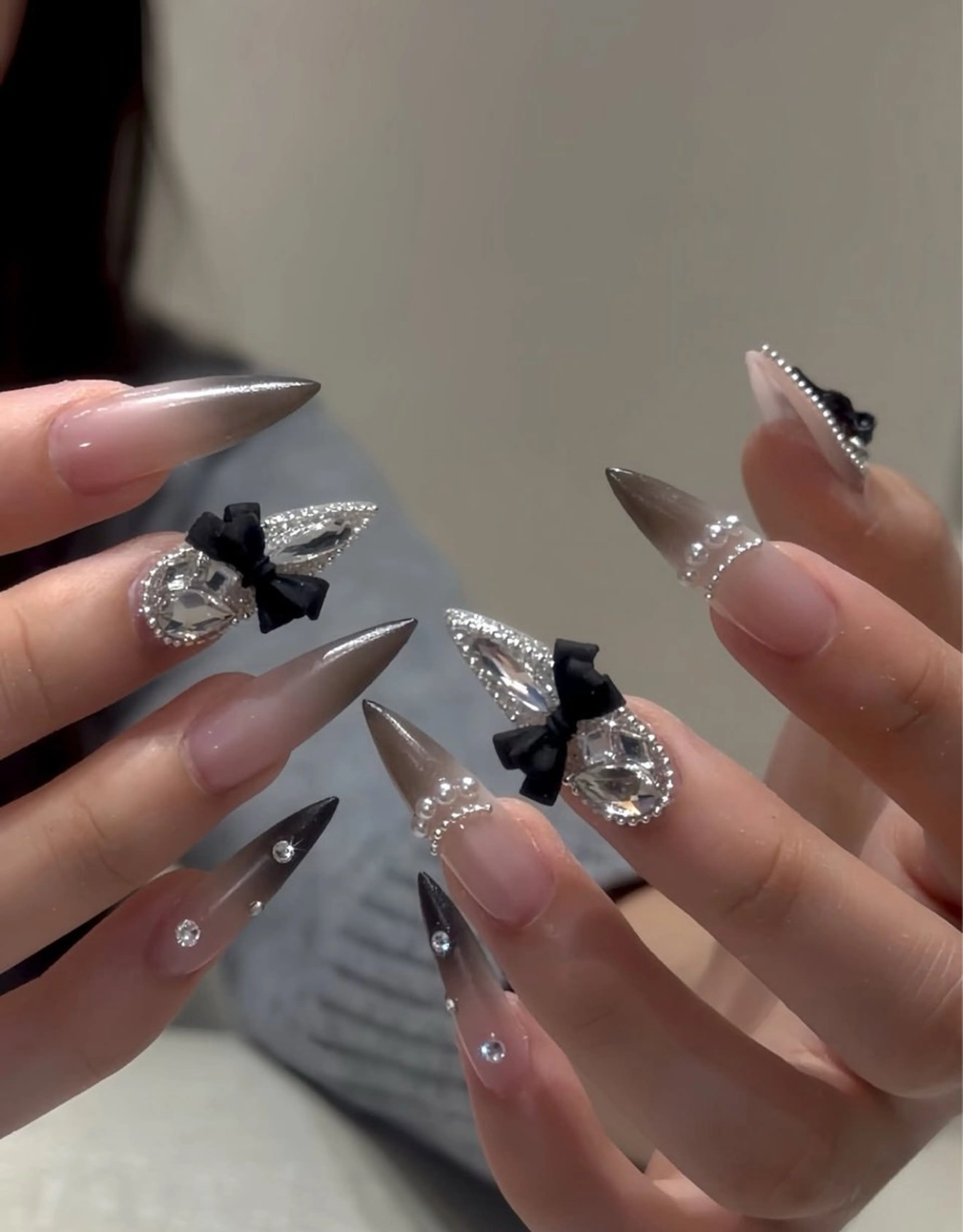 ネイル キラキラネイル マグネットネイル ミラーネイル ニュアンスネイル 春ネイル ハンドネイル Lina nail所属・Lunaa 池袋のネイルデザイン