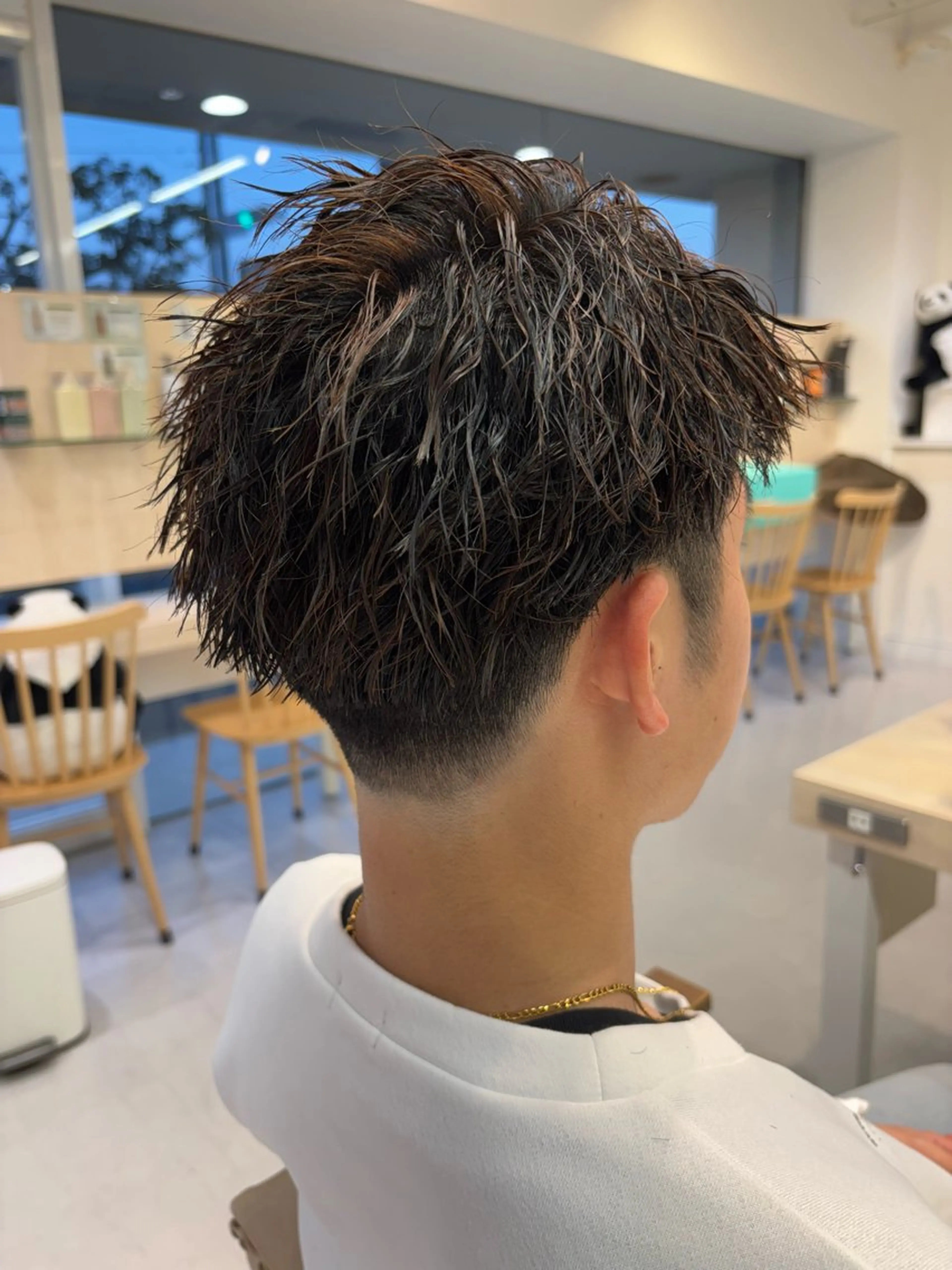 パーマ メンズ ビジネス メンズパーマ スペインカール 波巻きパーマ ニュアンスパーマ カット パーマ メンズパーマ/ スパイキー/フェードのヘアスタイル