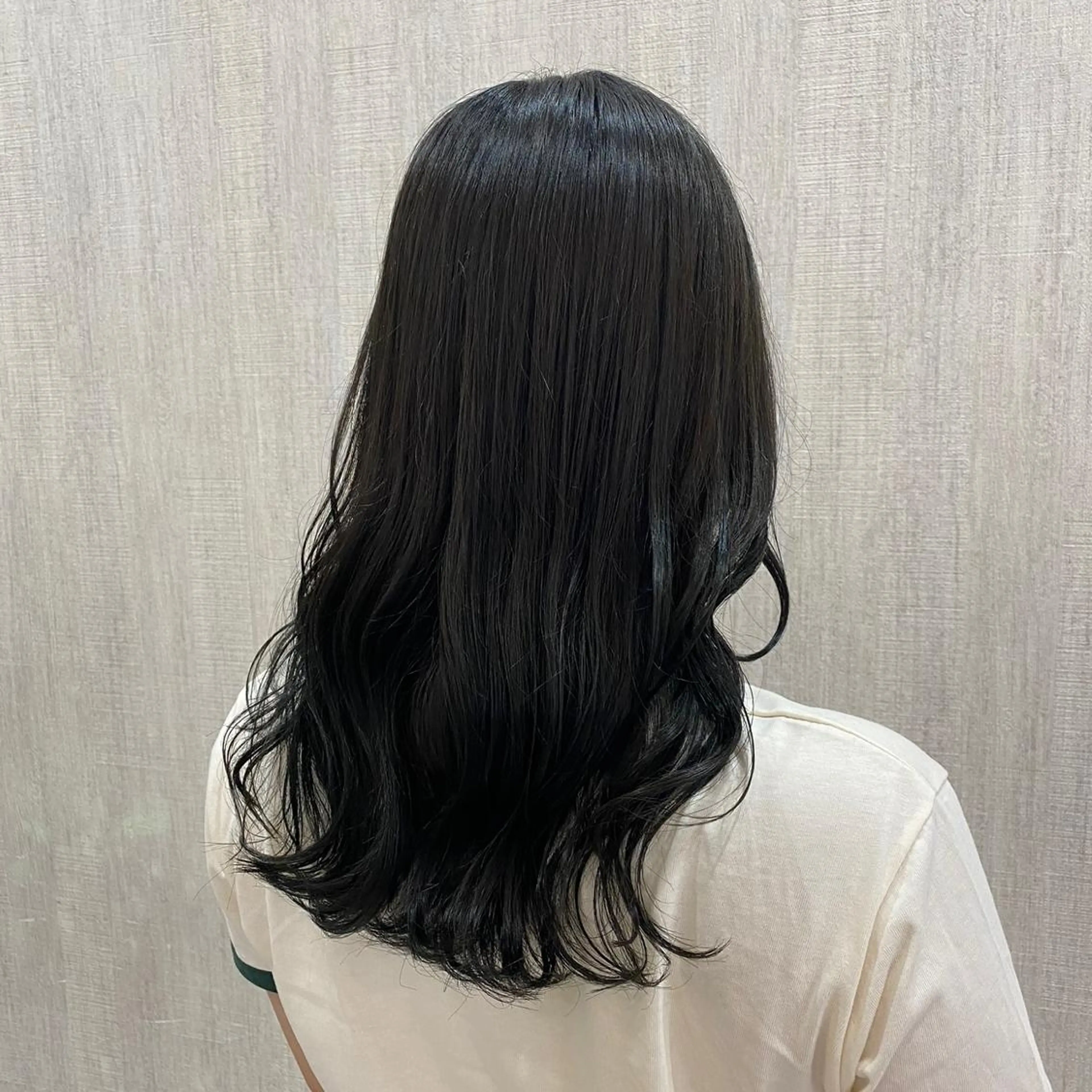 セミロング カラー ヘアカラー トリートメント 🫧透け感⋆艶髪💎 山口アヤカのヘアスタイル