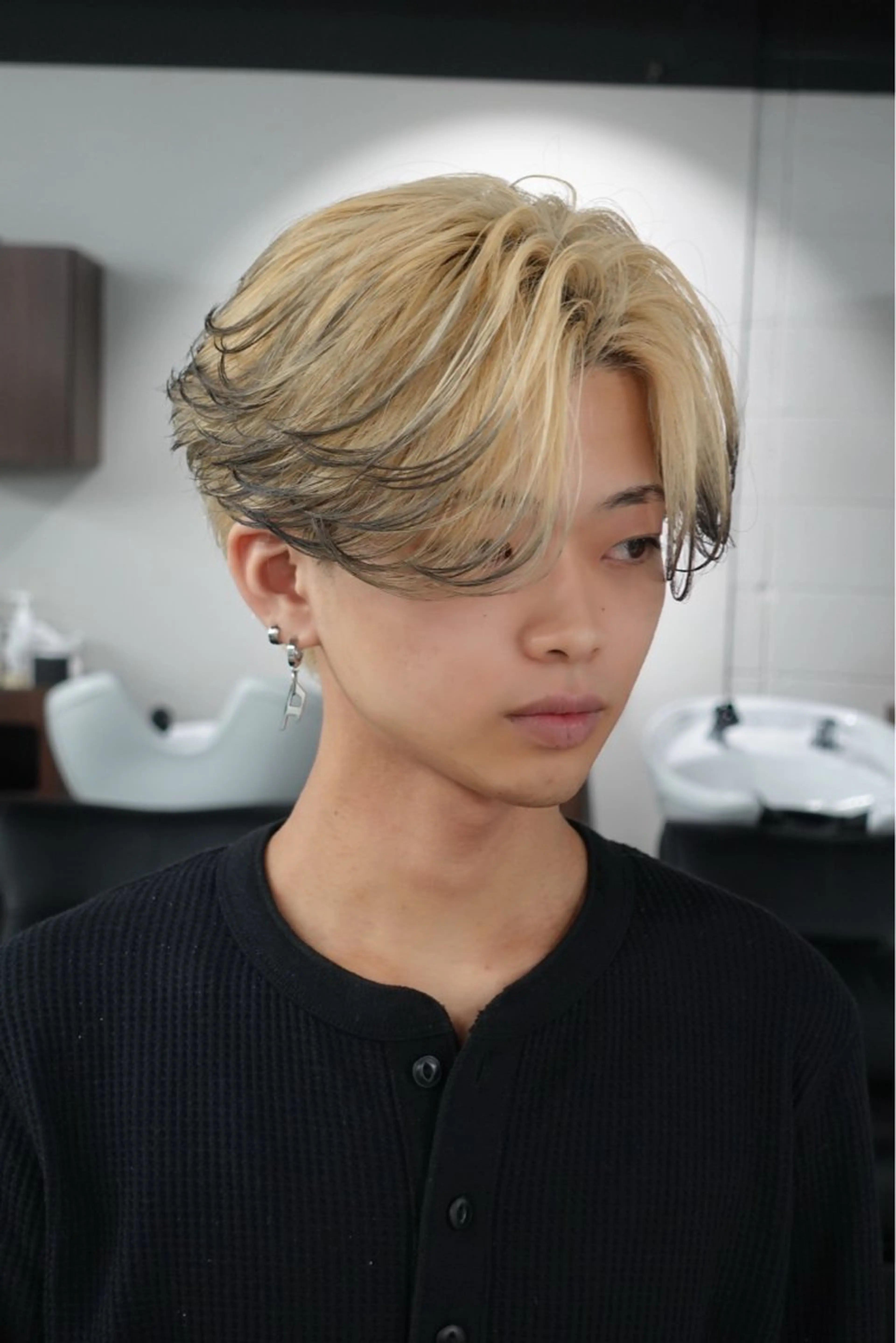 カラー メンズ メンズハイトーン デザインカラー ハイトーンカラー PIA hair design所属・湖城 恵吾のヘアスタイル