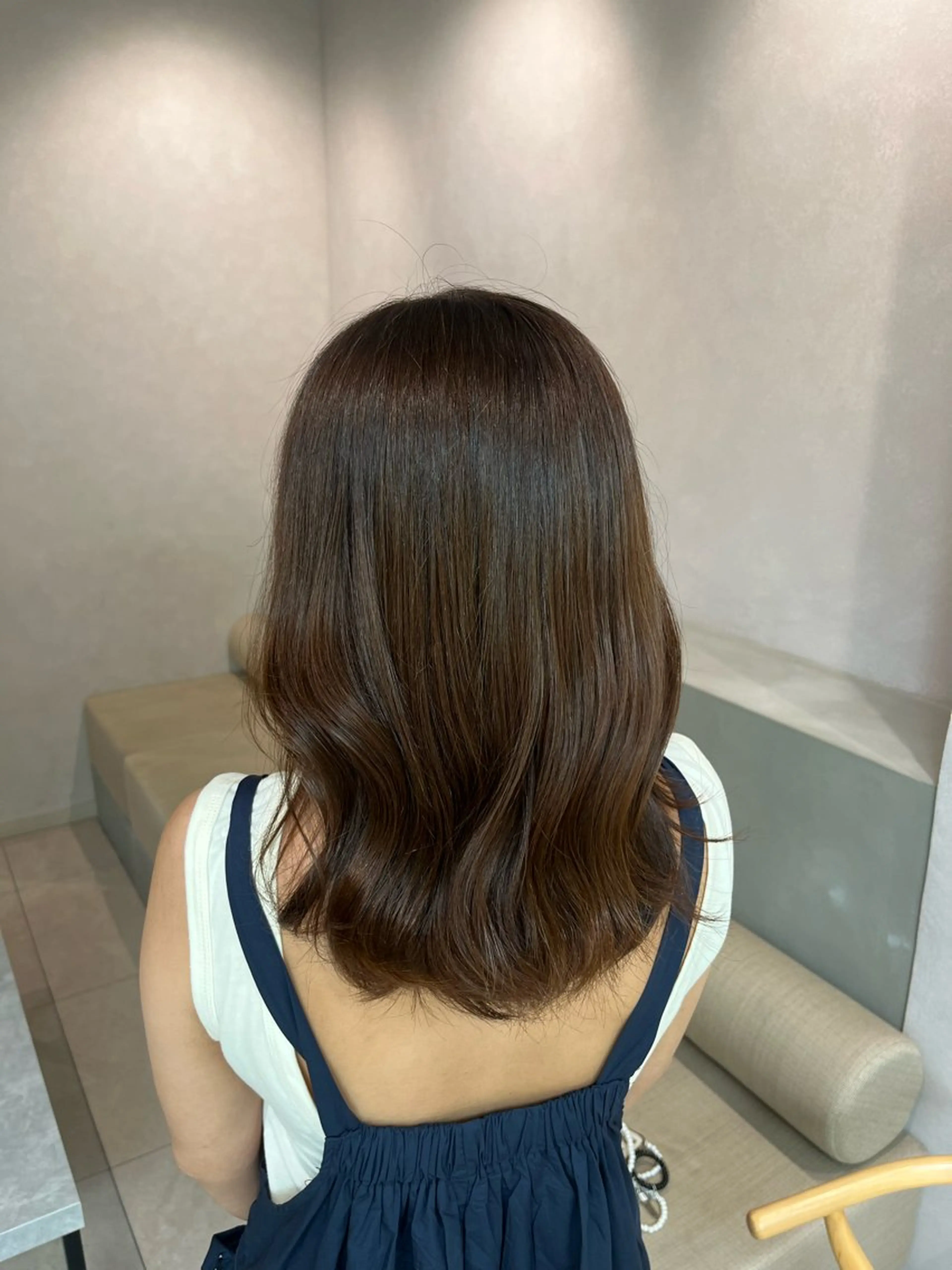 ミディアム ヘアカラー トリートメント manami/ レイヤー/小顔カットのヘアスタイル