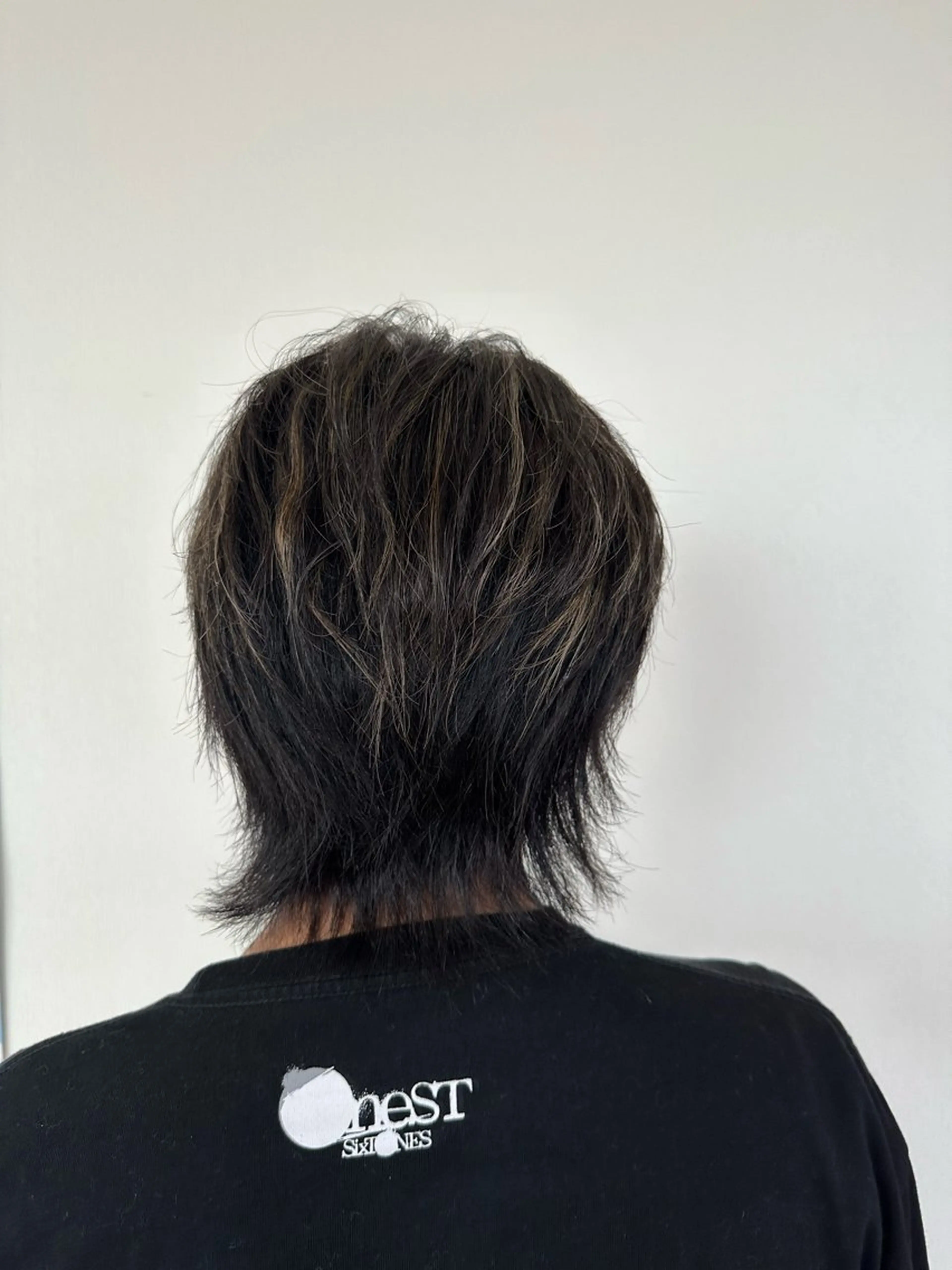 ショート カラー メンズ メンズハイライト メンズウルフカット ハイライトカラー ハイライト ウルフカット 相澤 茉澄のマツエク・マツパデザイン