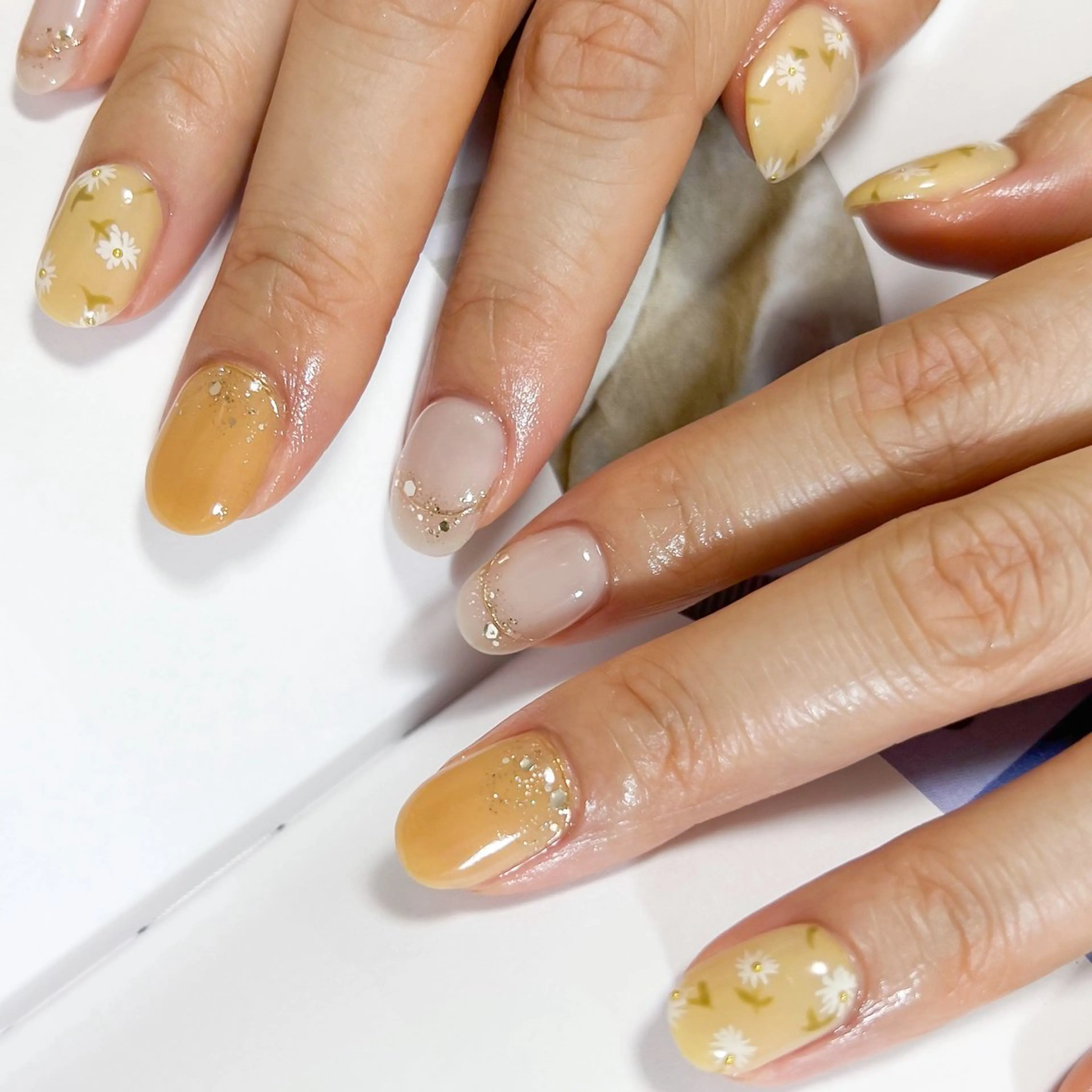 ネイル ブラウン フラワーネイル ゴールド ミラーネイル オレンジ ハンドネイル pointillé .ayaのネイルデザイン