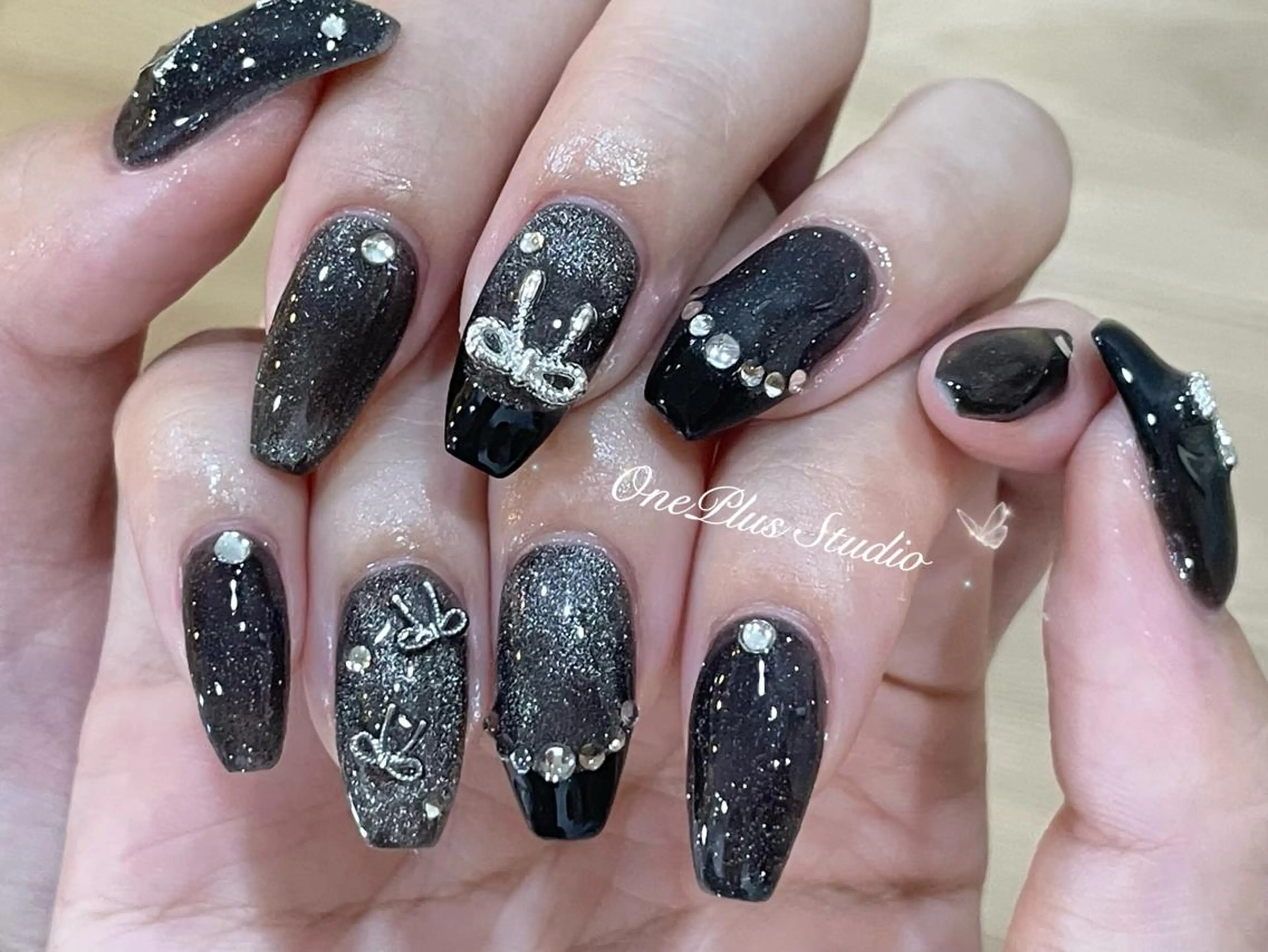 ネイル アートネイル オーロラネイル ガーリー キラキラネイル 韓国ネイル One plus StudioNailのネイルデザイン