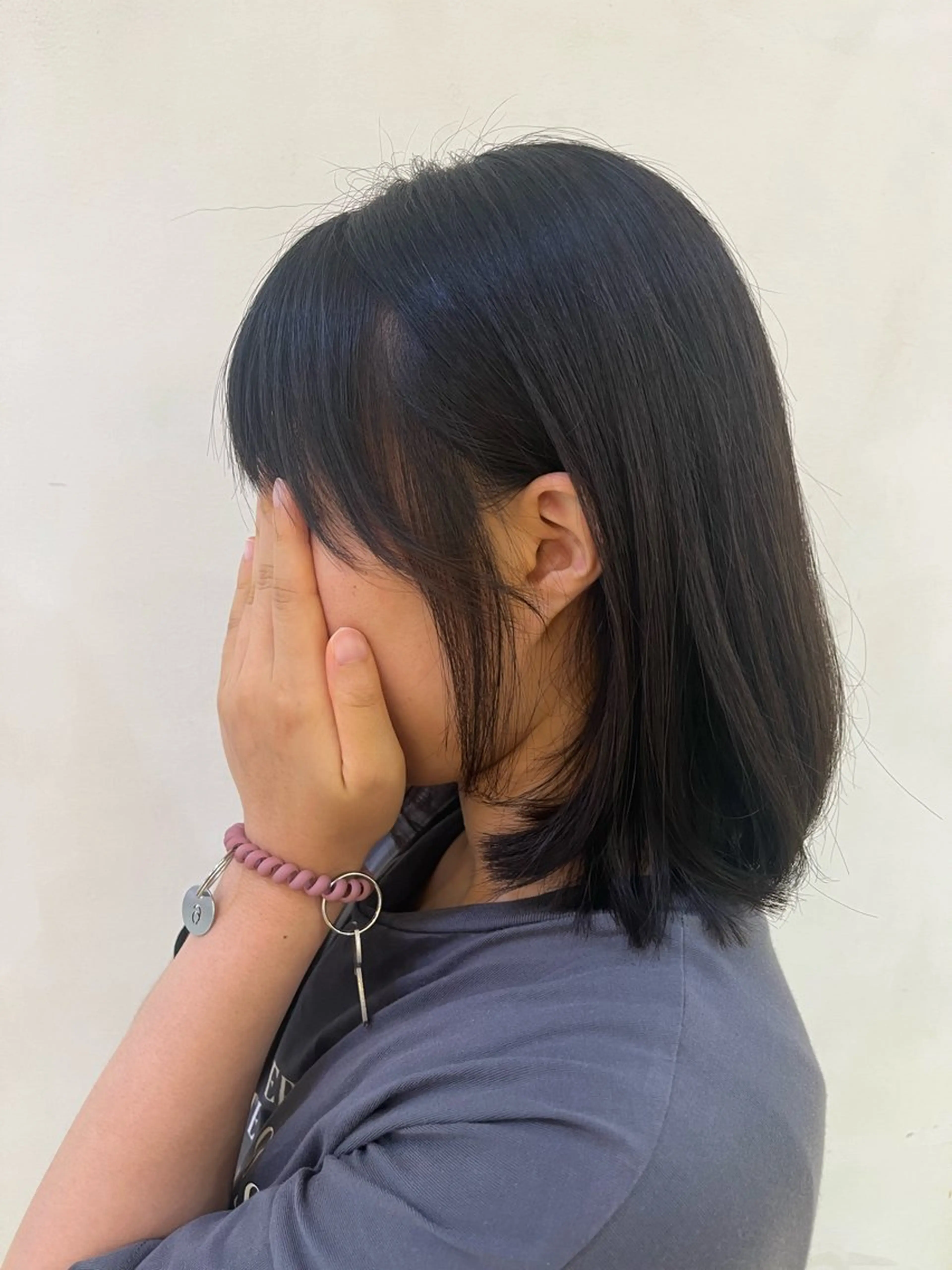 ミディアム 顔まわりレイヤー 顔周りカット レイヤーカット 樋口 莉奈のヘアスタイル