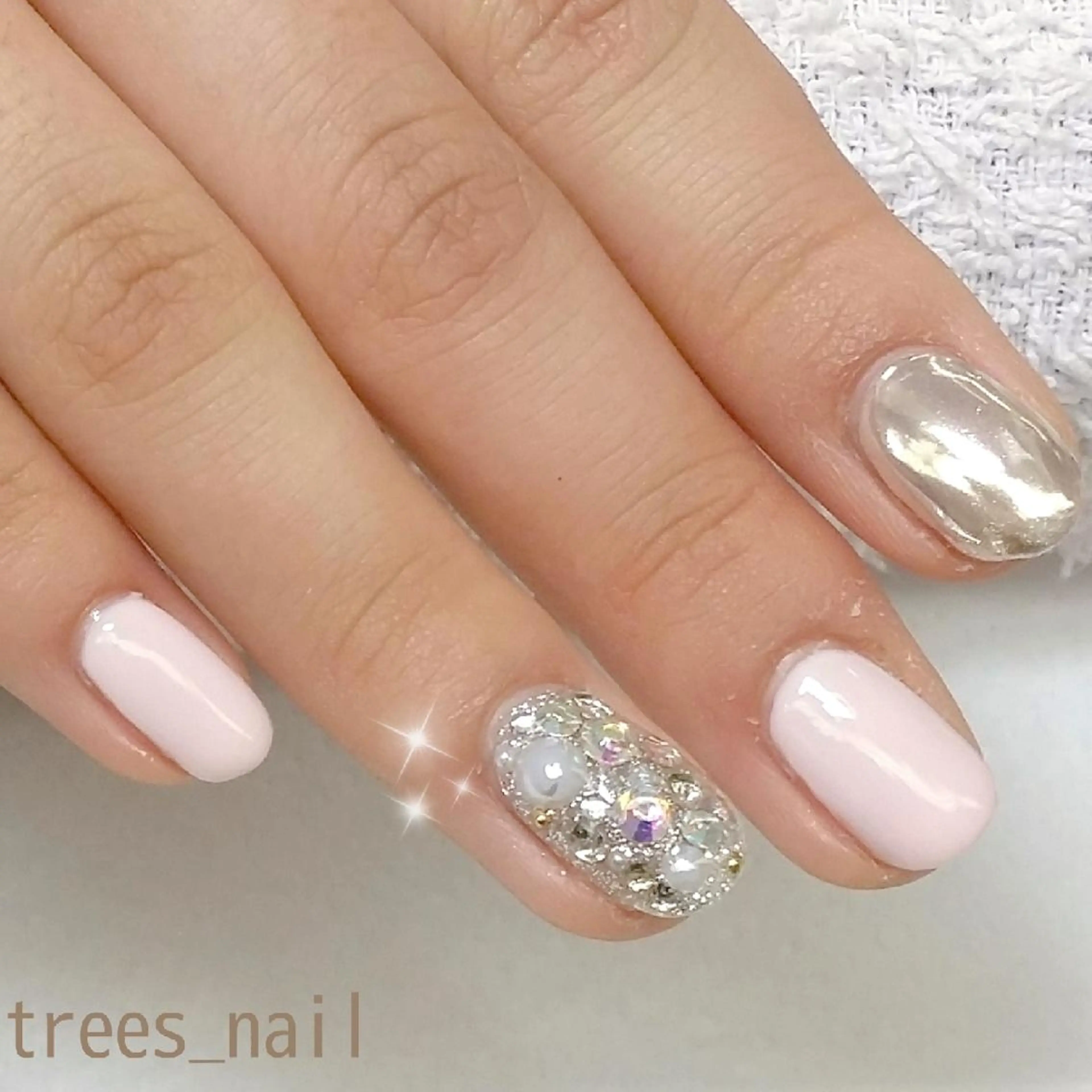 ネイル ガーリー ミラーネイル ピンク シルバー ハンドネイル フットネイル trees_ nailのネイルデザイン