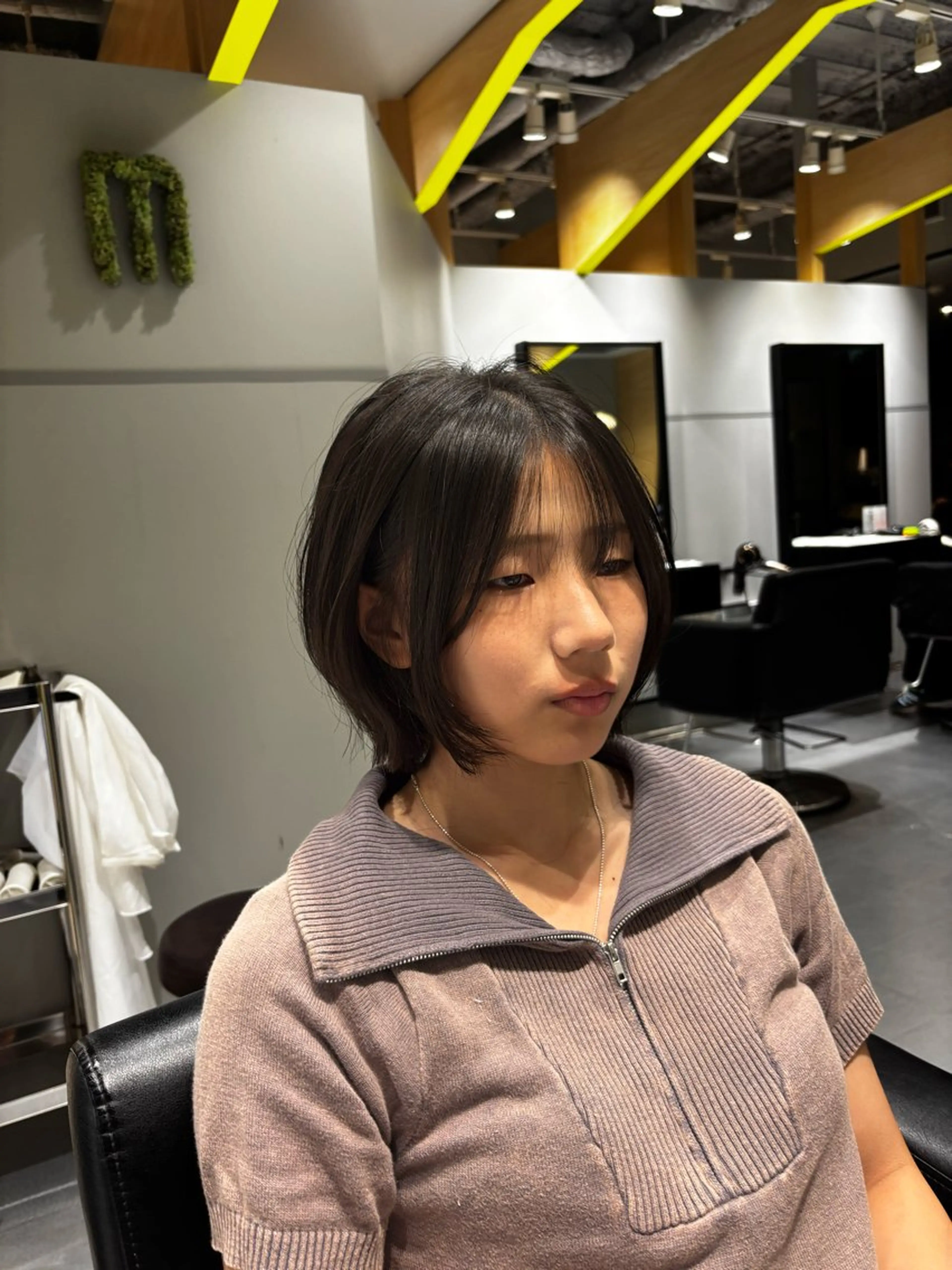 ショート くびれヘア レイヤーカット 森田 葵葉のヘアスタイル