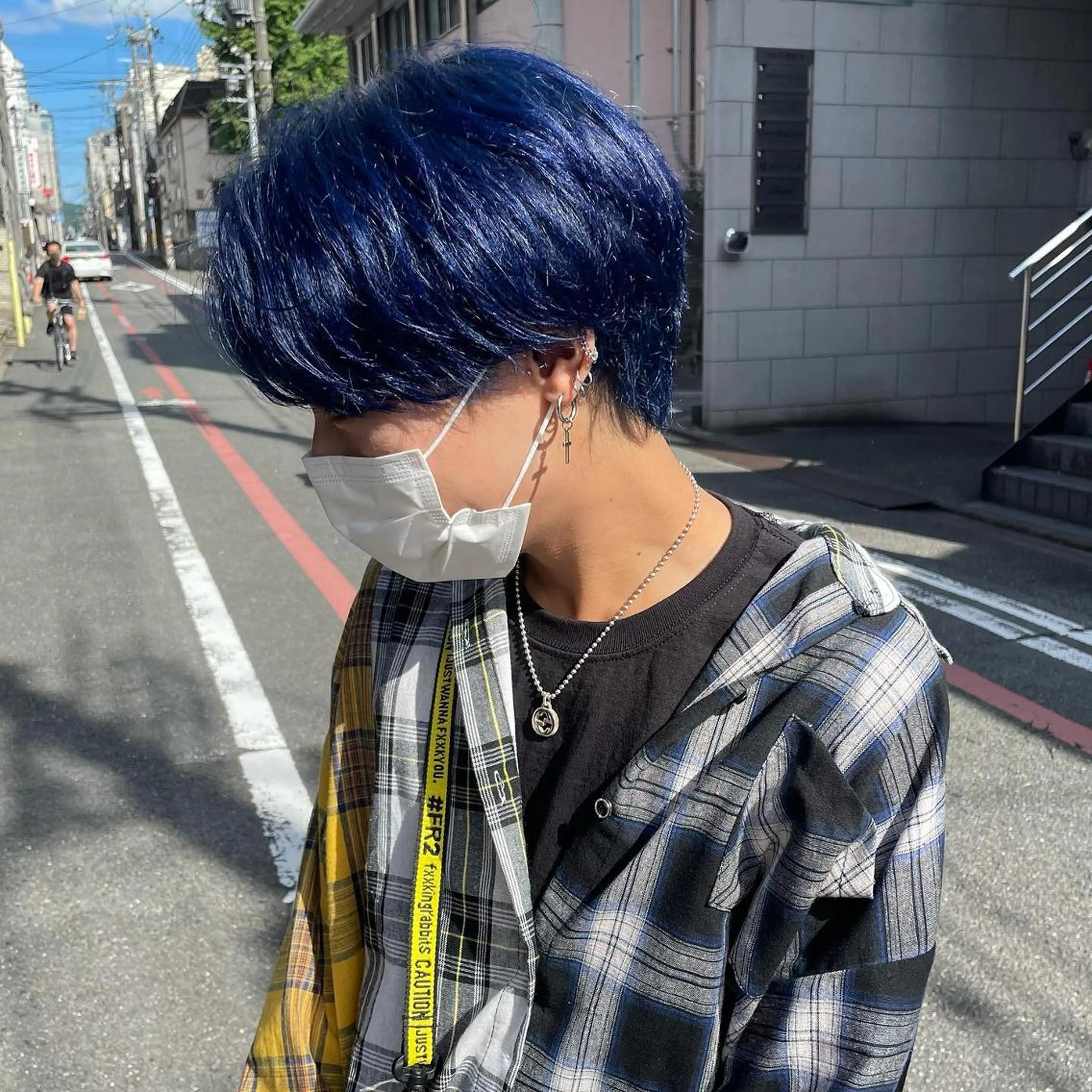 カラー パーマ ヘアアレンジ メンズ キッズ ネイル マツエク・マツパ センターパート メンズ韓国風 ブルーカラー ネイビーカラー 韓国風マツエク Saffyハリウッド トリートメント◎のヘアスタイル