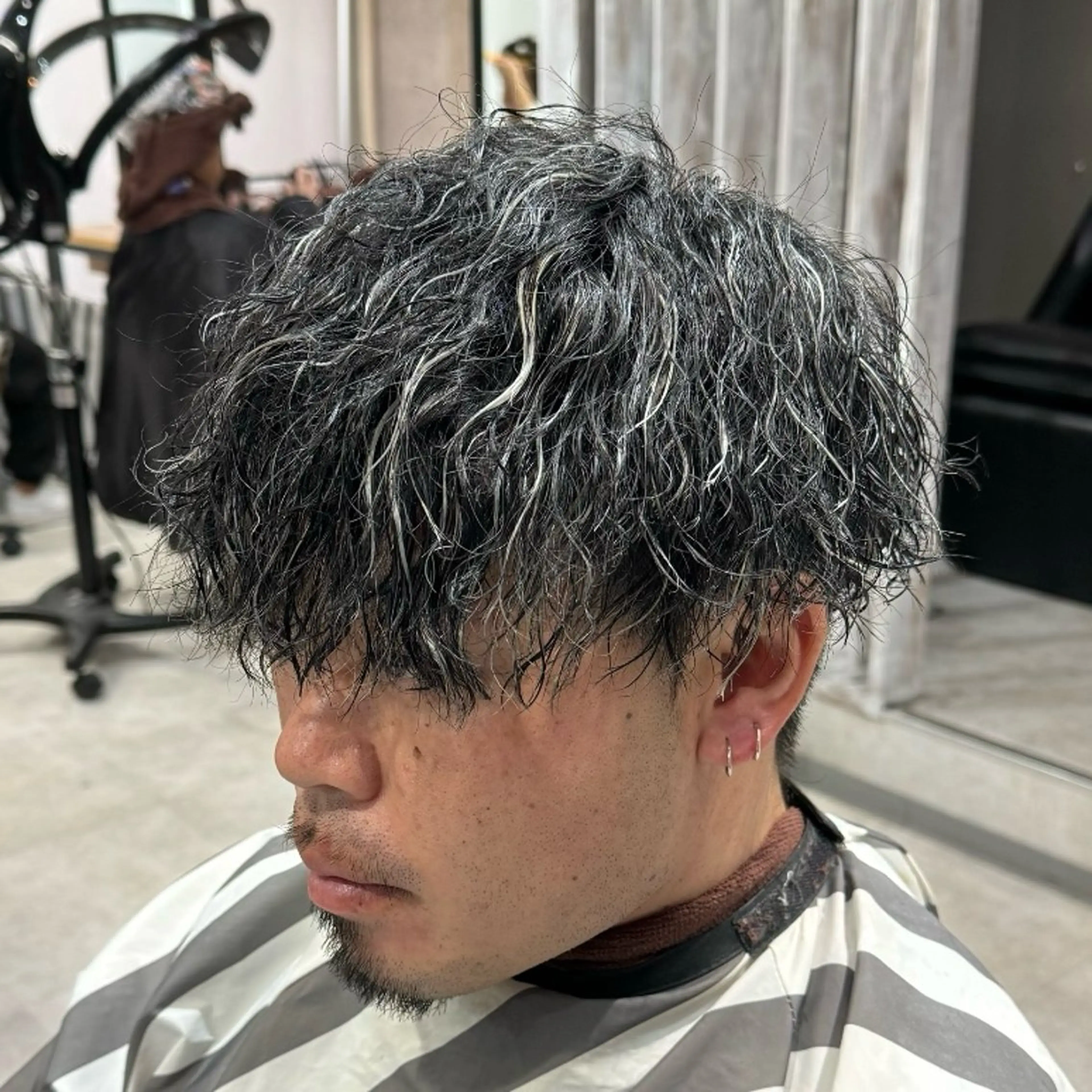 ショート カラー パーマ メンズ カット ヘアカラー パーマ 矢島颯哉/ハイトーン ブリーチカラー💎のヘアスタイル