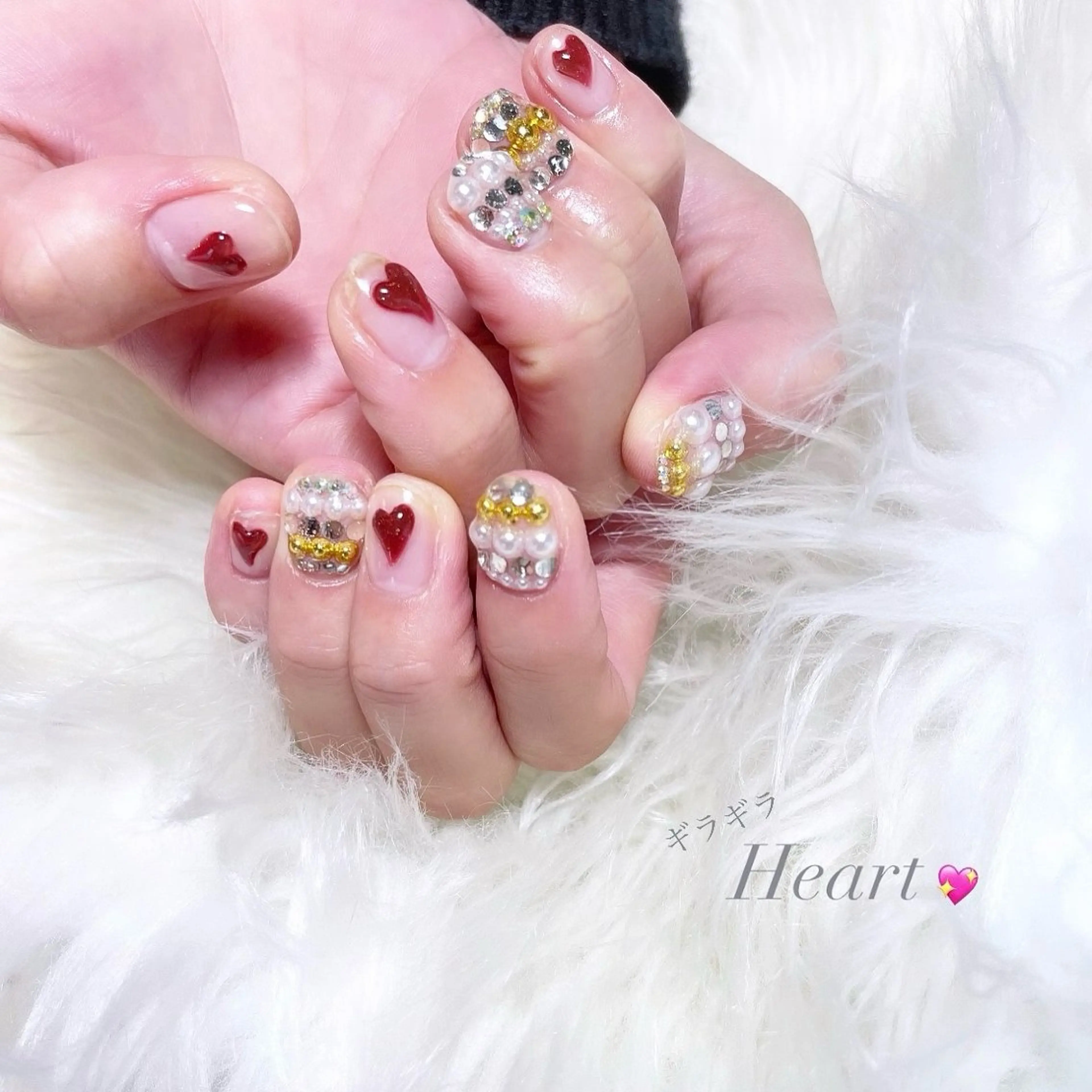 ネイル キラキラネイル 冬ネイル クリスマス ハンドネイル キラオメ Neneのネイルデザイン