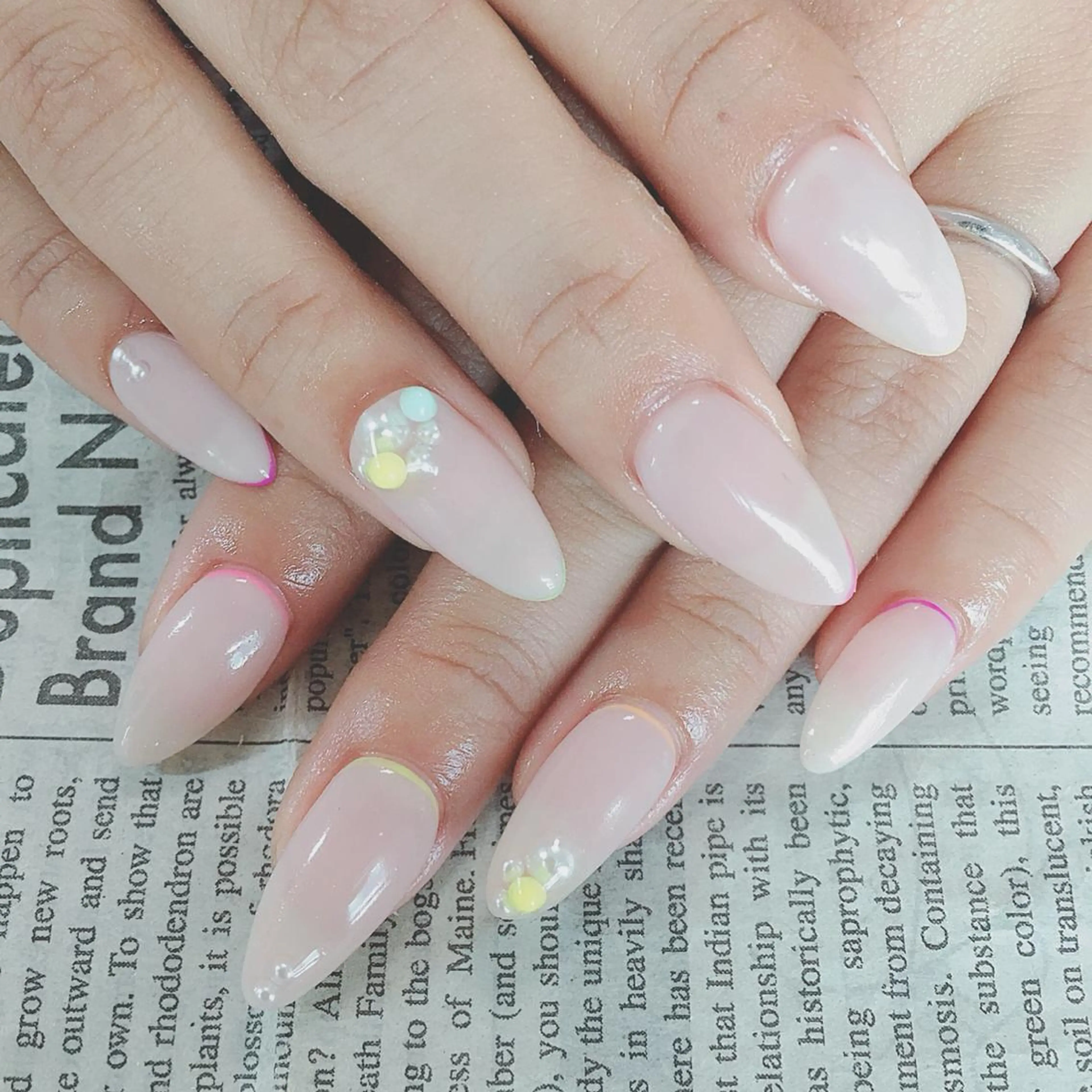 ネイル ハンドネイル ハンドケア 森山 舞のネイルデザイン