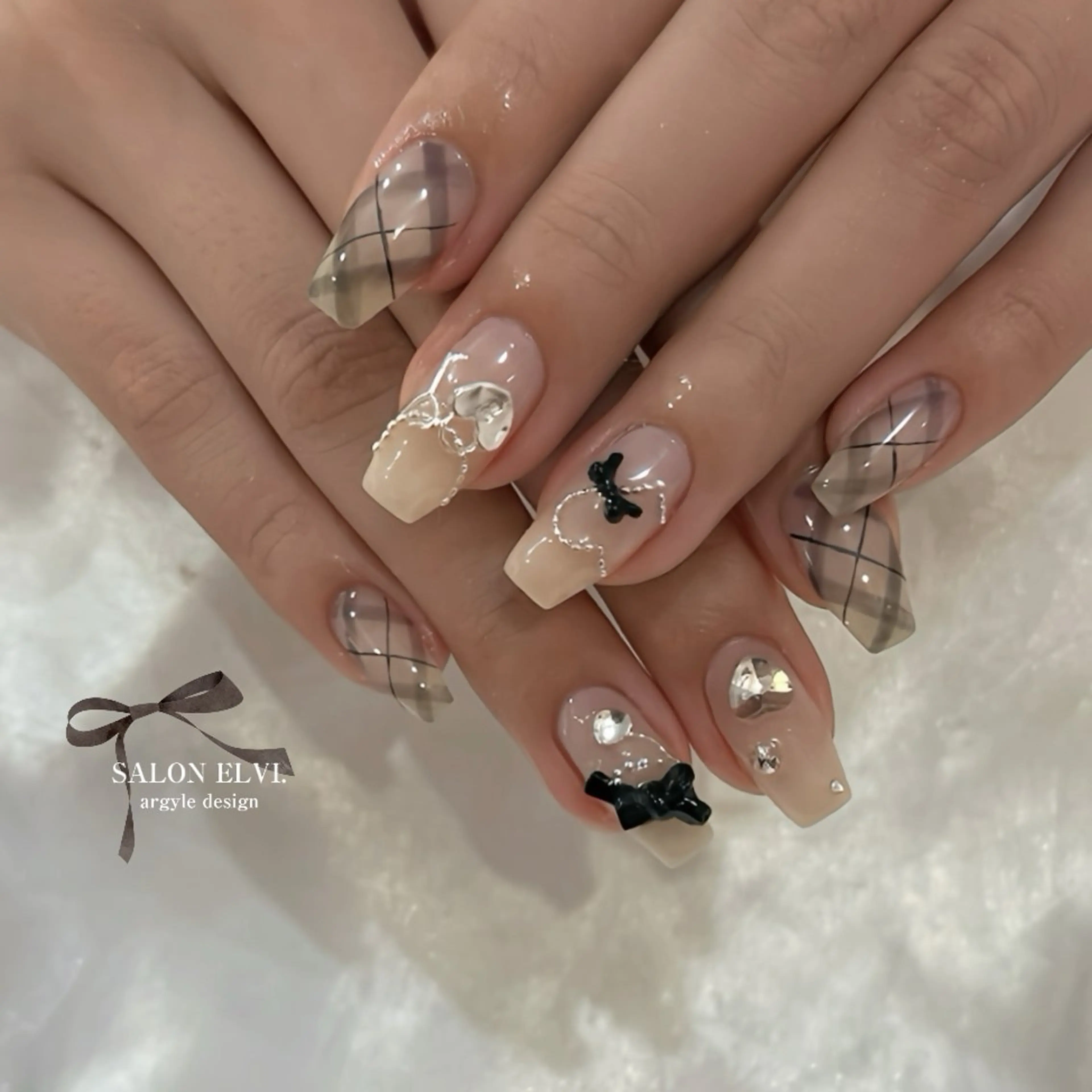 ネイル SALON ELVI.所属・SALON ELVI.のネイルデザイン