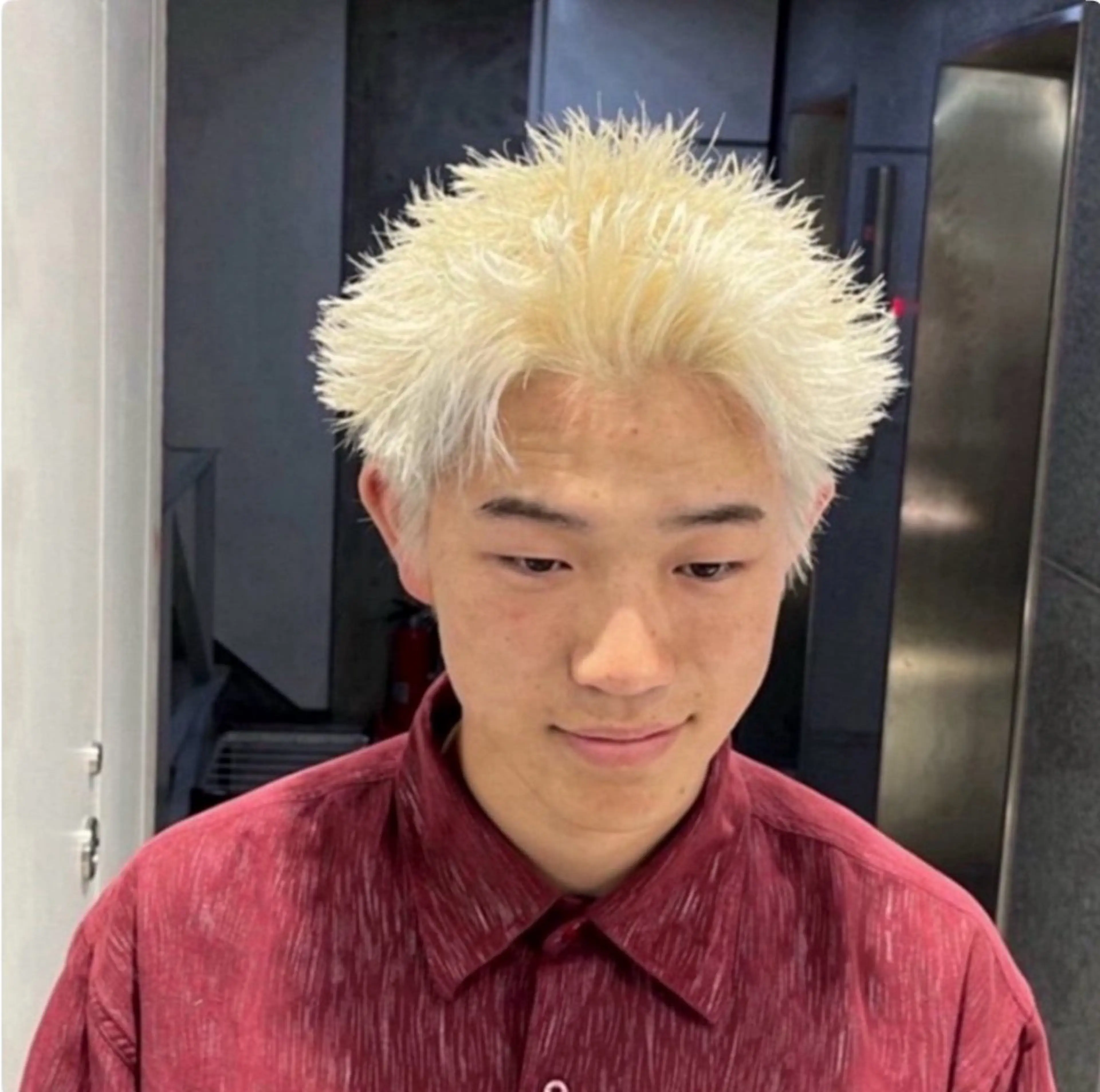 ショート カラー パーマ メンズ 抜きっぱなしブロンド ブロンド カット ヘアカラー 🔥メンズ 特化🔥菊水皐暉🔥のヘアスタイル