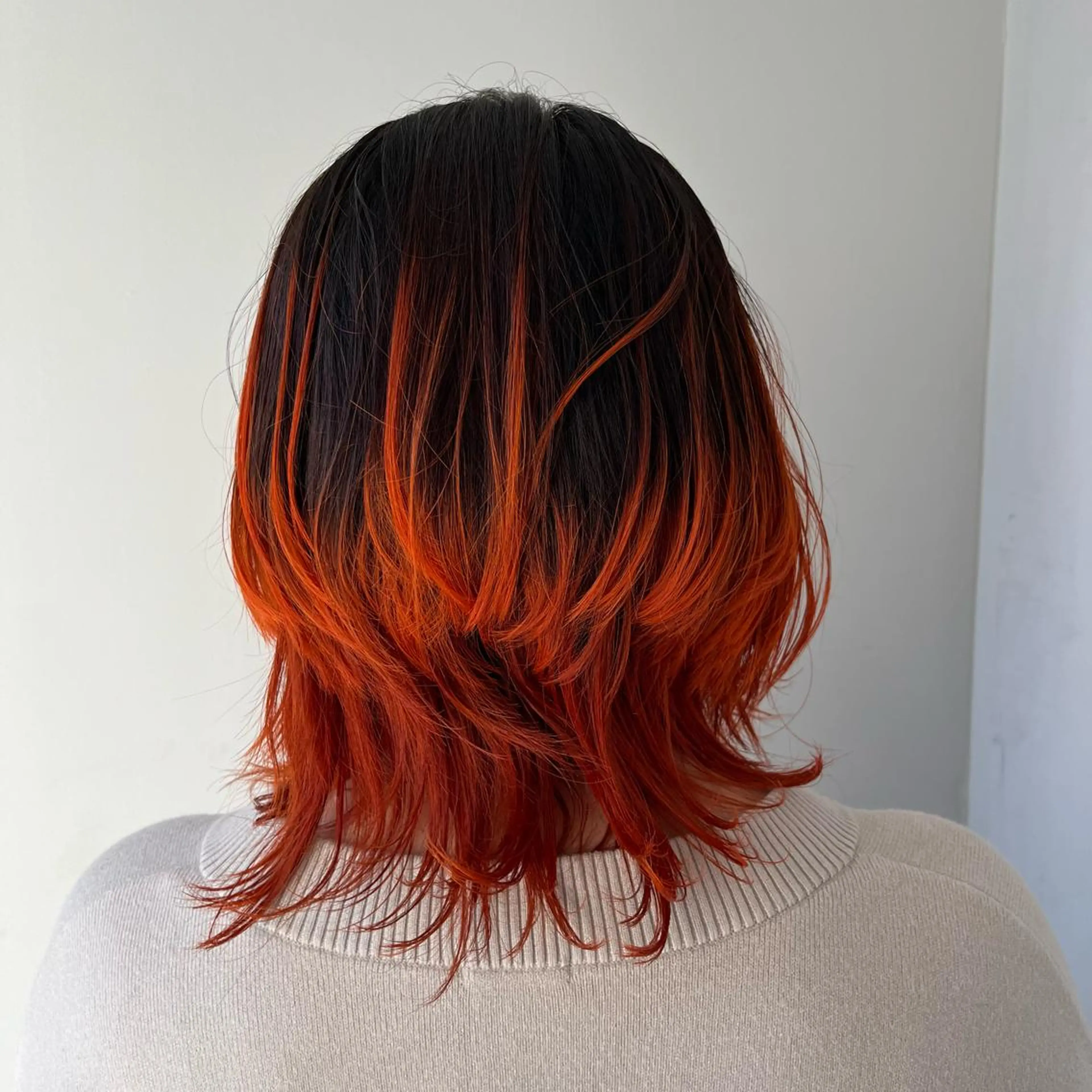 ミディアム カラー グラデーションカラー ウルフカット ヘアカラー 🐺ウルフ× ハイトーン🐺MOEのヘアスタイル