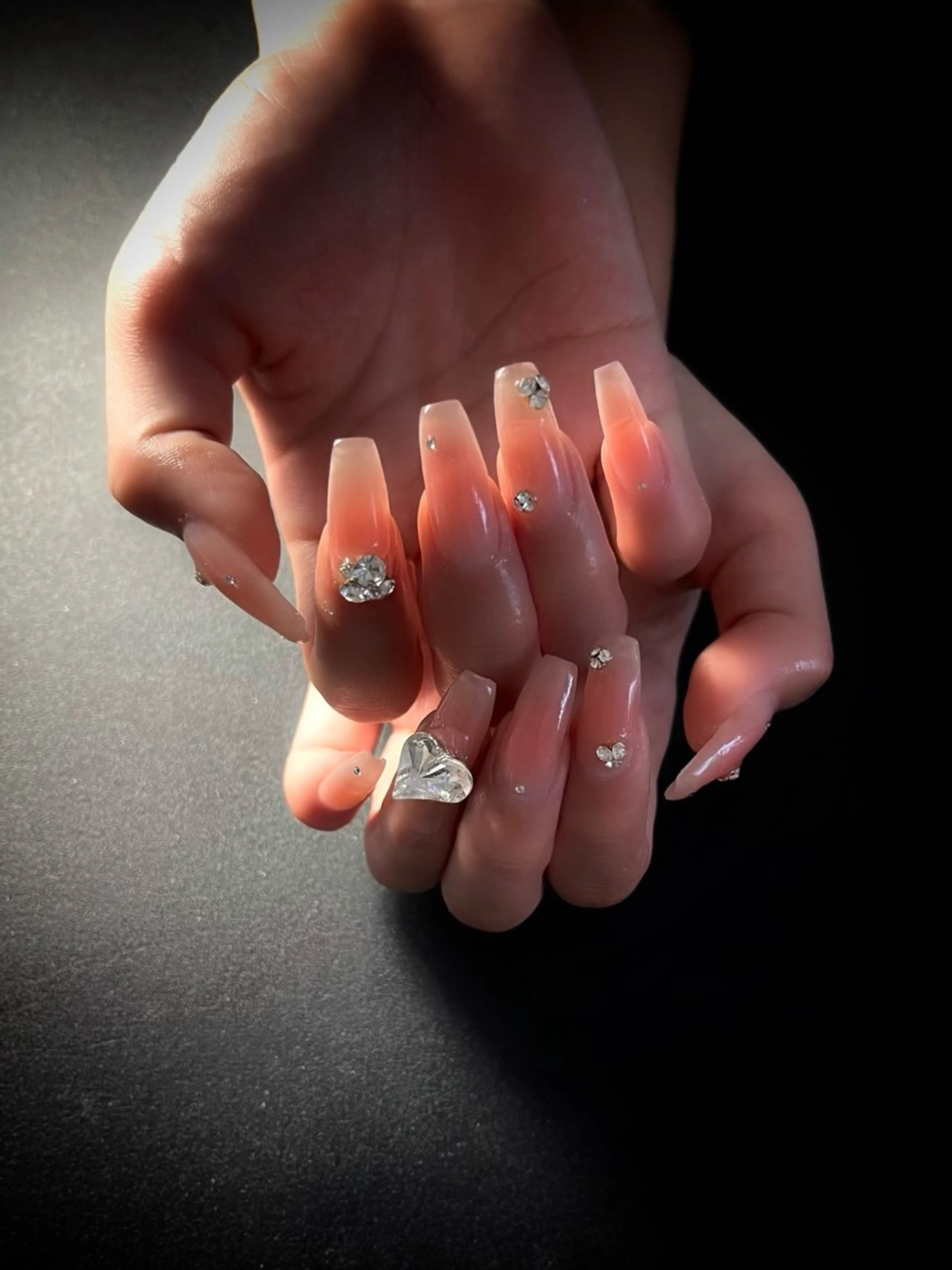 ネイル キラキラネイル マグネットネイル スカルプネイル ワンホンネイル nine.🦋 YUKOのネイルデザイン