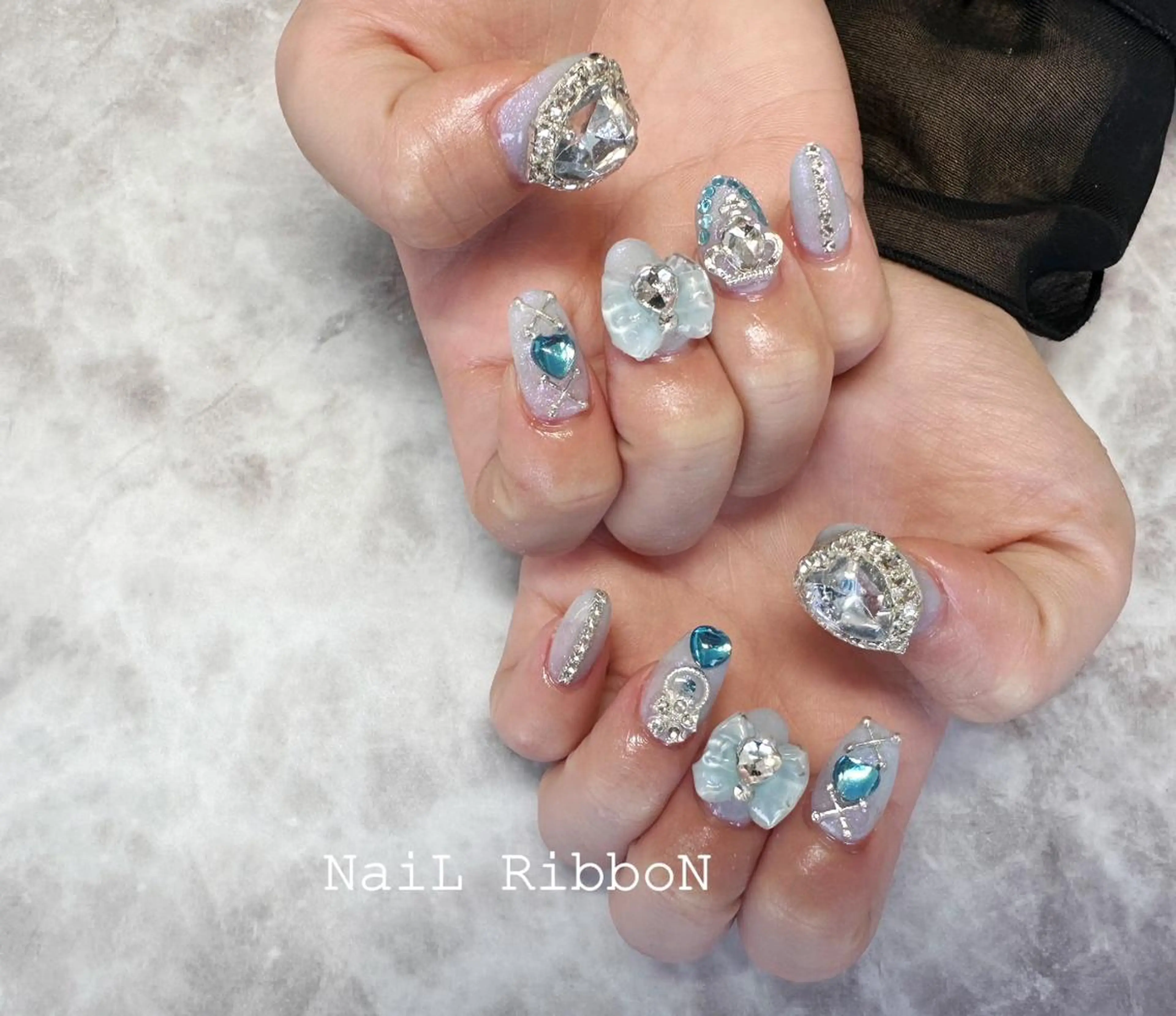 ネイル ネイルリボン 受付スタッフのネイルデザイン