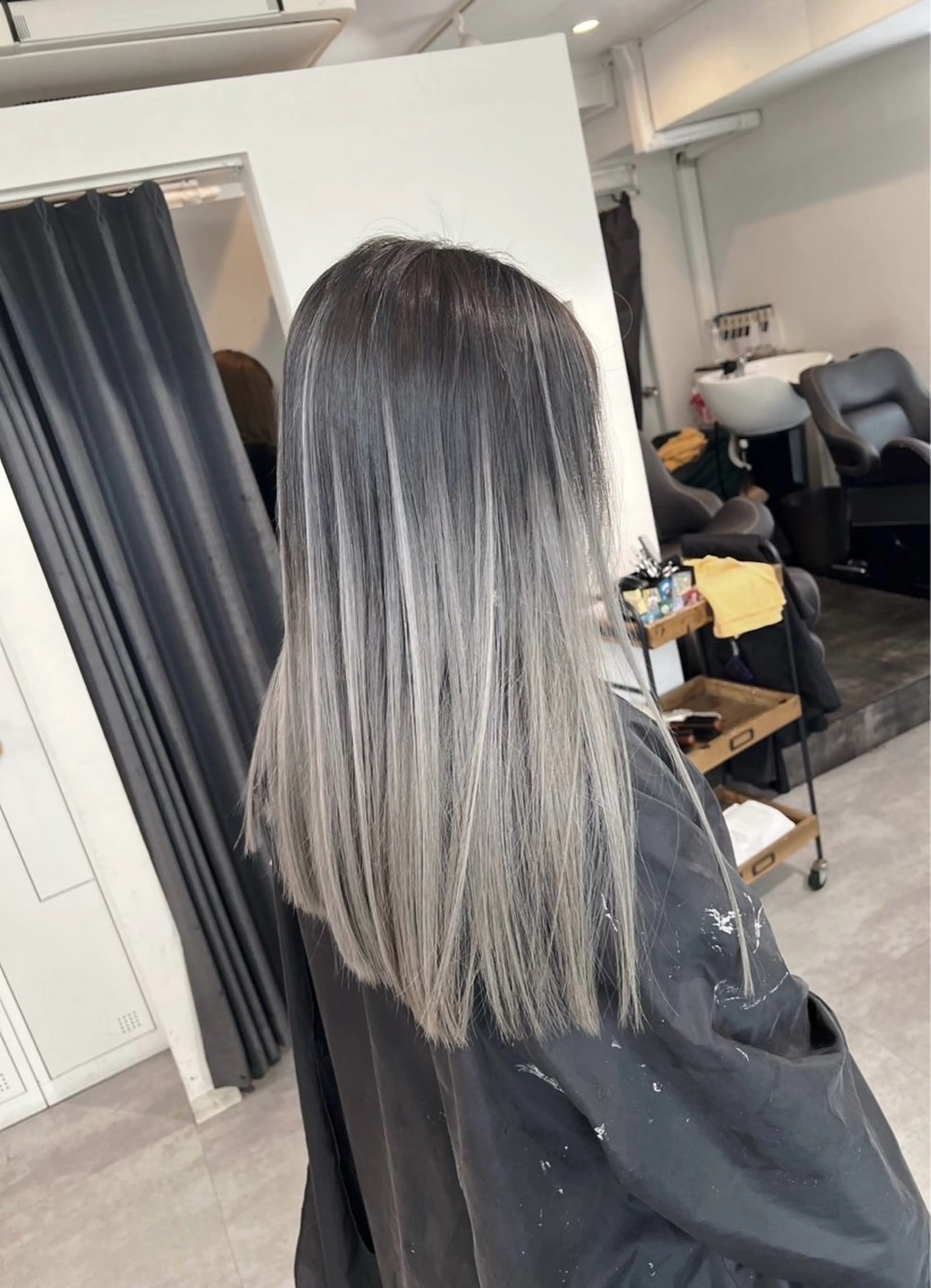 セミロング カラー バレイヤージュ グレージュ レイヤーカット ヘアカラー ROBIN所属・指名数No.1 /NAOYAのヘアスタイル