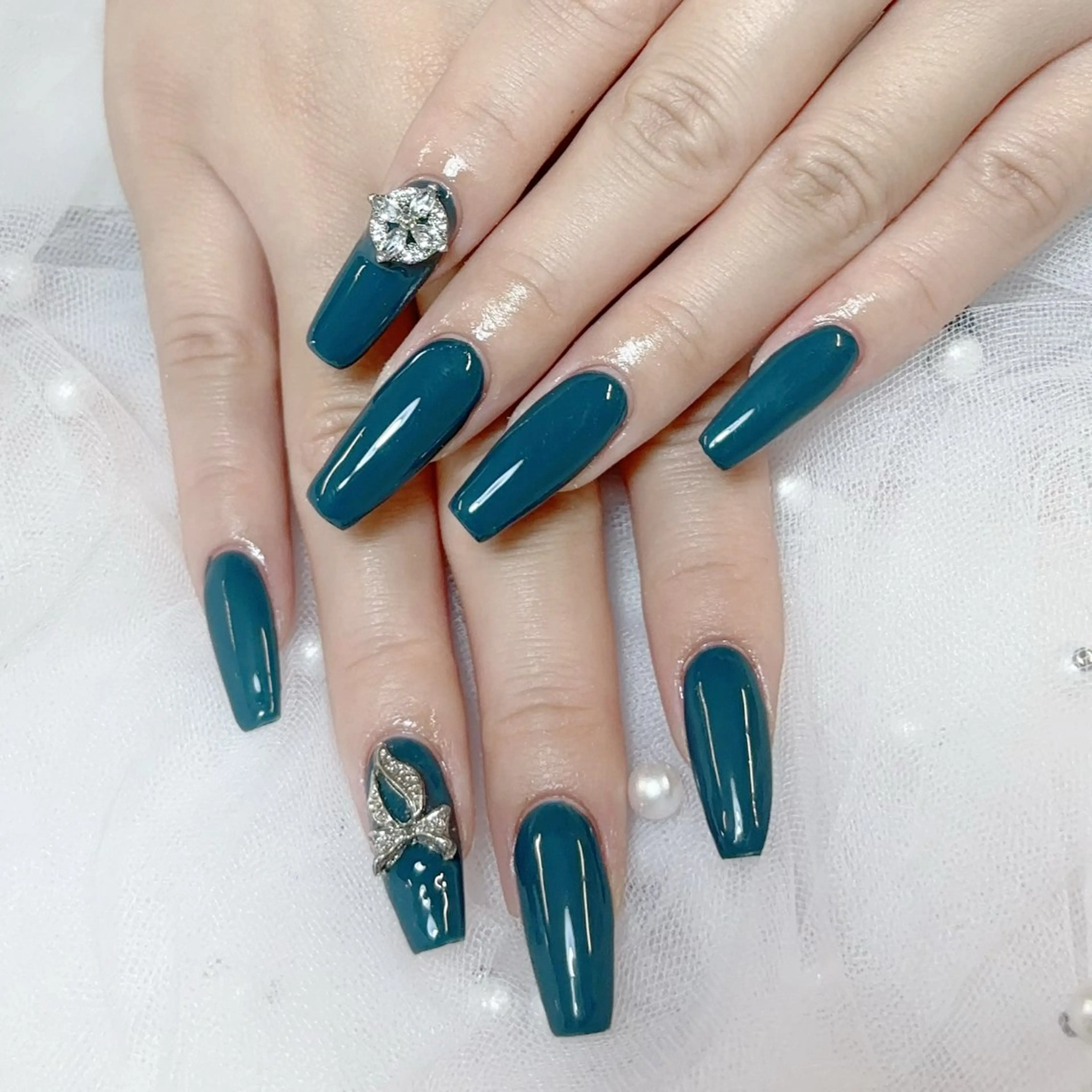 ネイル ハンドネイル 💗キラネイル💗 モチ最高のネイルデザイン