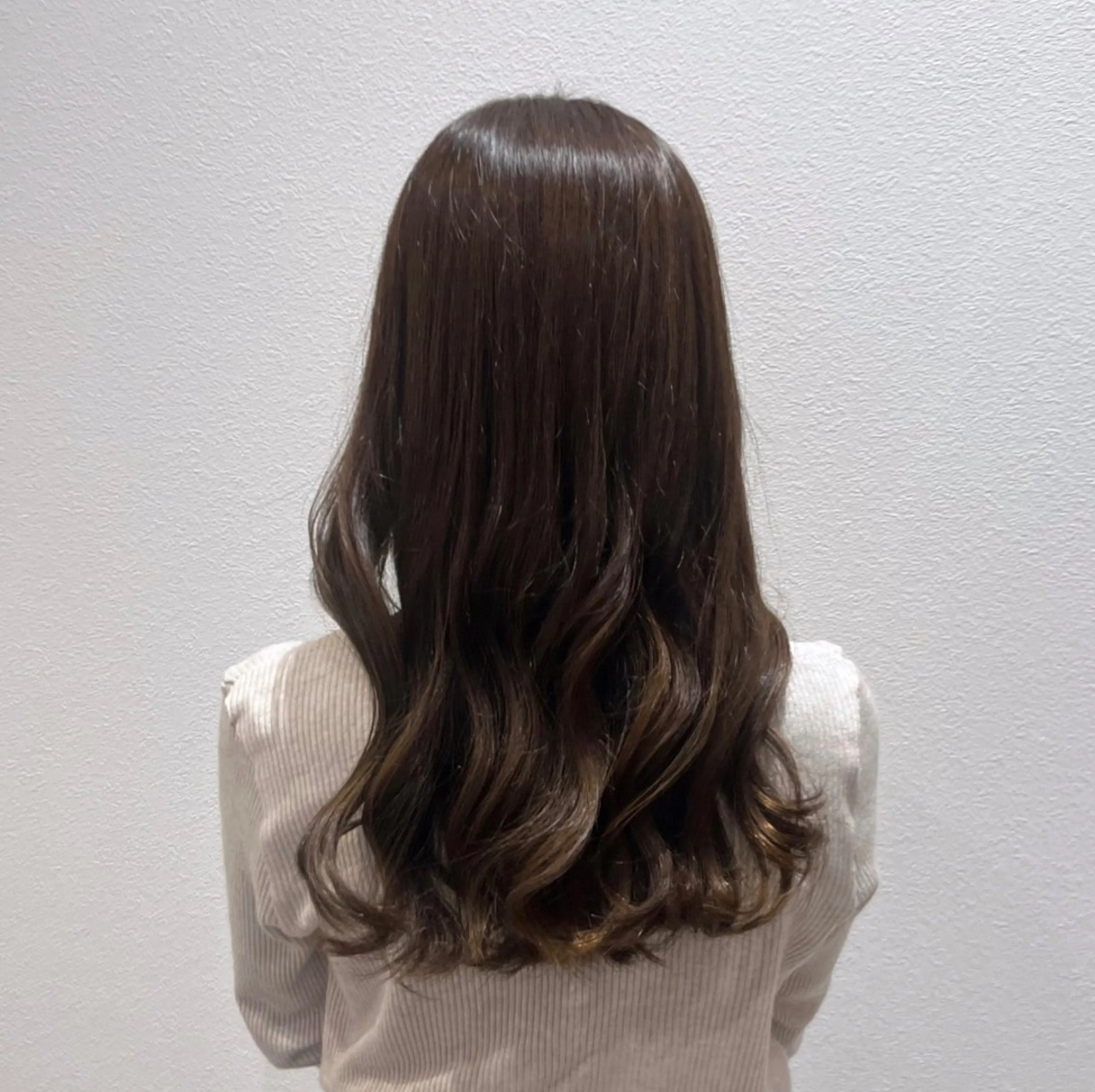 セミロング カラー ベージュカラー 透明感カラー オリーブベージュ ヘアカラー トリートメント 透明感Color🩶 髪質改善 ユウナ🦋のヘアスタイル