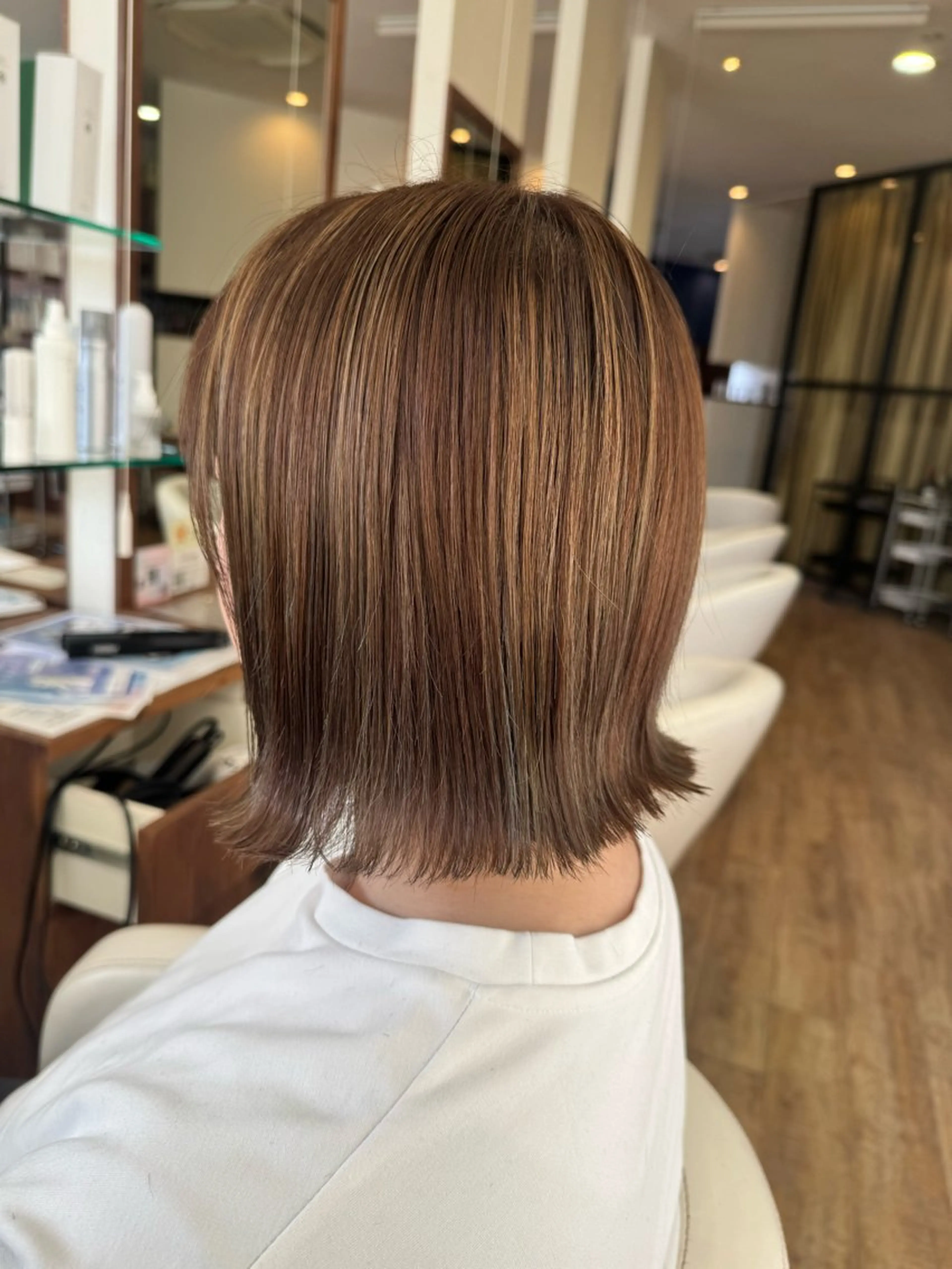 ミディアム 對馬 小菜美のヘアスタイル