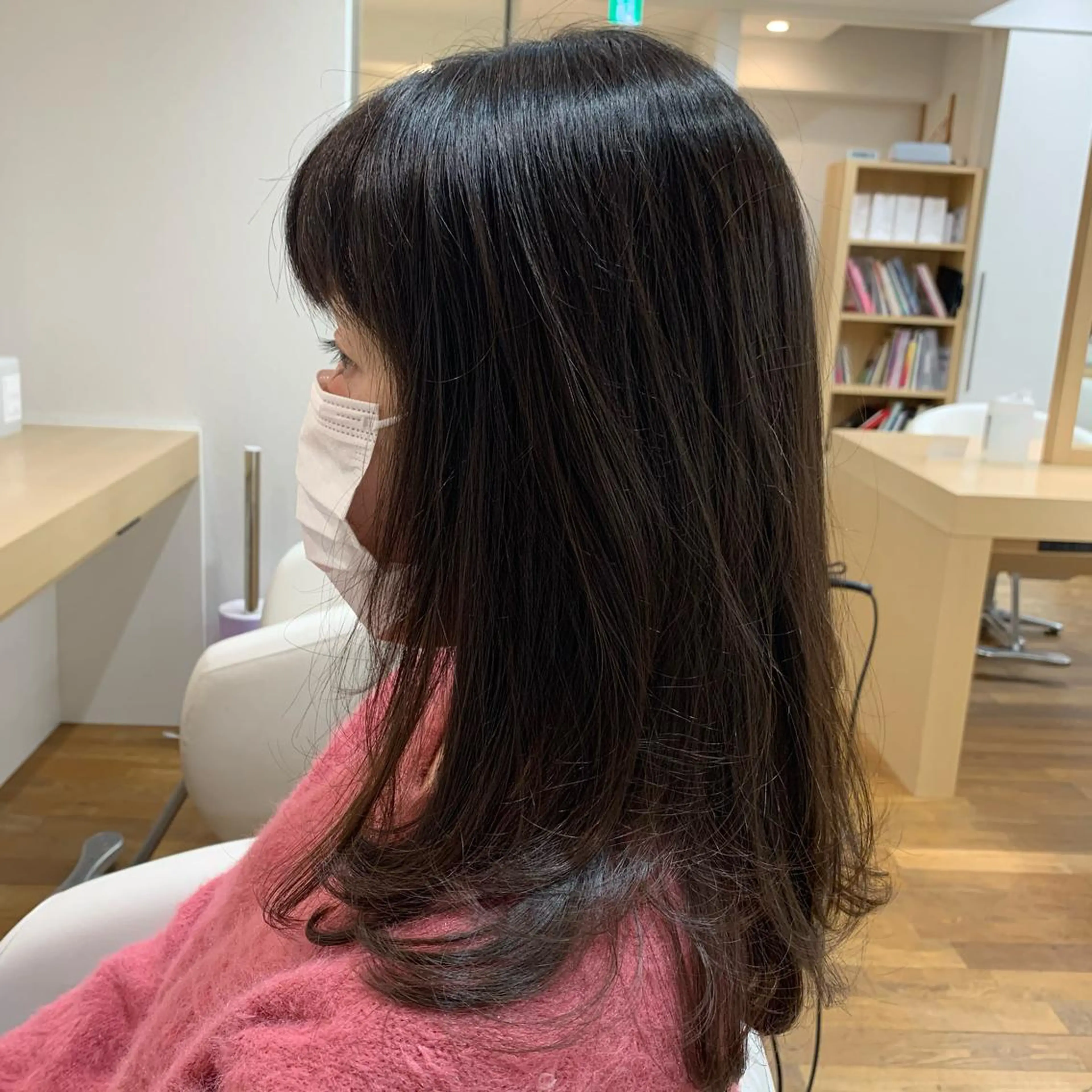 セミロング 大谷 菜月のヘアスタイル