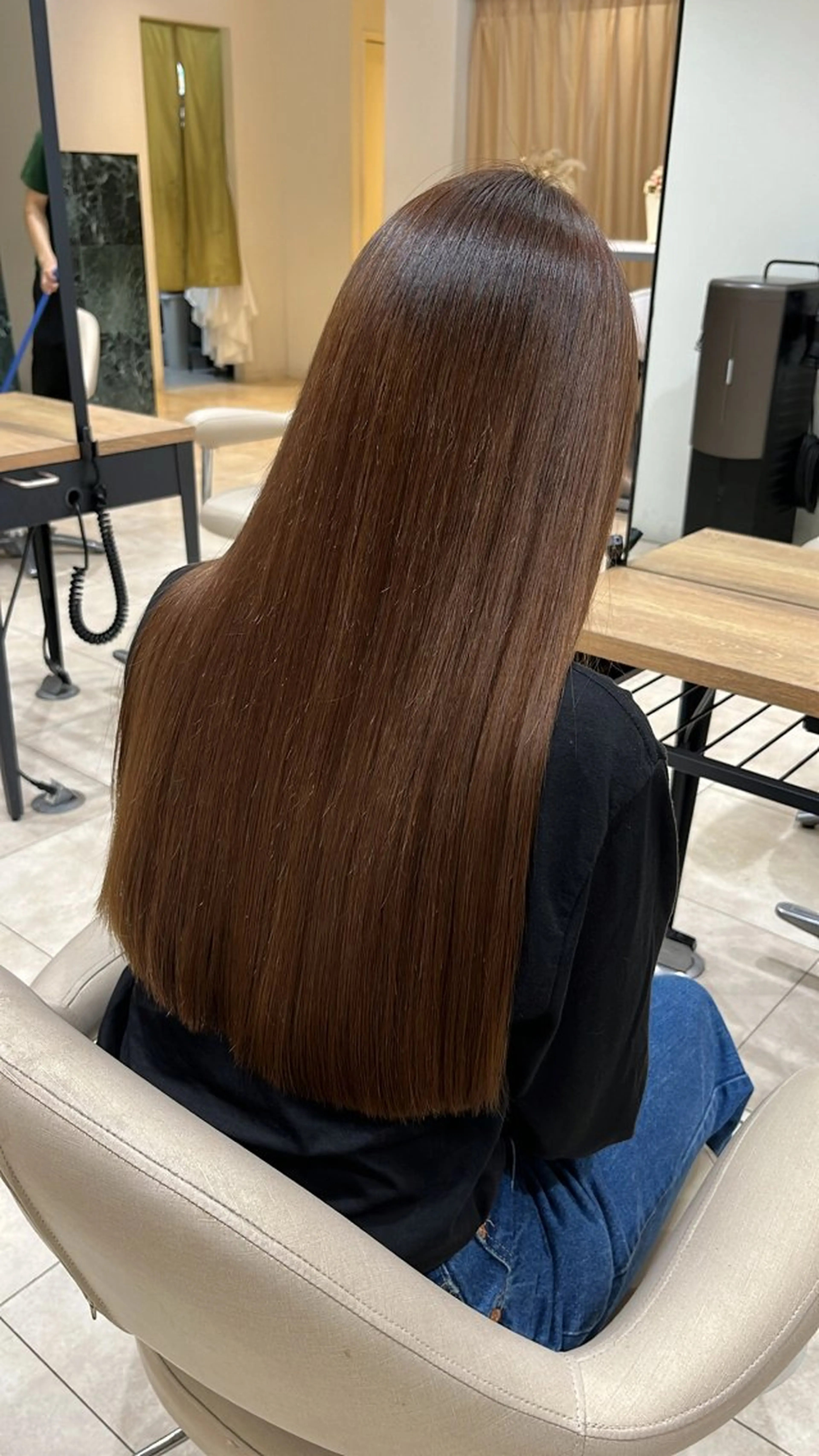 ロング 髪の修復専門サロン　hair place VIVE所属・KOTA / ハイトーン/髪質改善のヘアスタイル