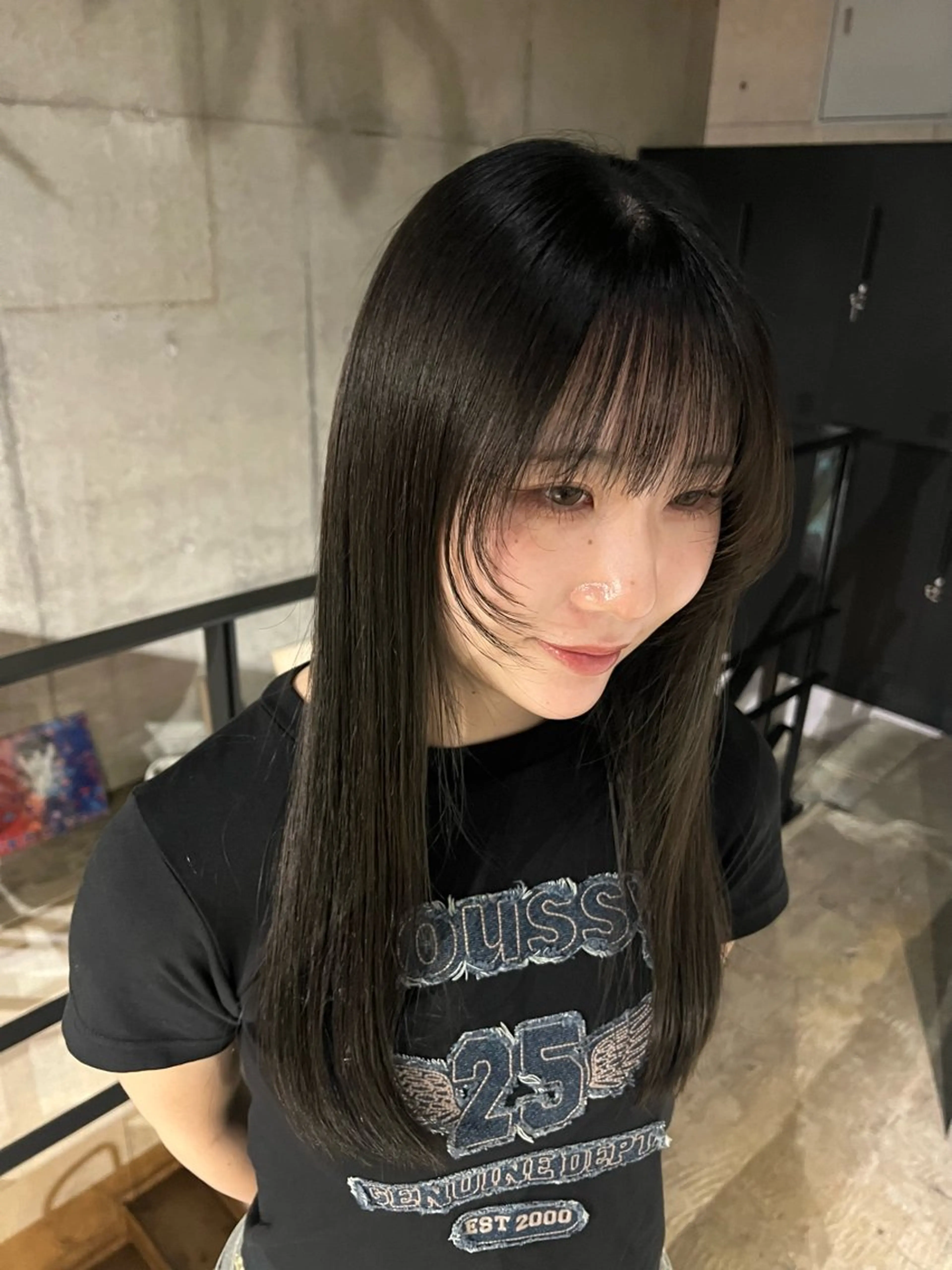 ロング カラー 透明感カラー グレージュ AmiLi HONOKAのヘアスタイル