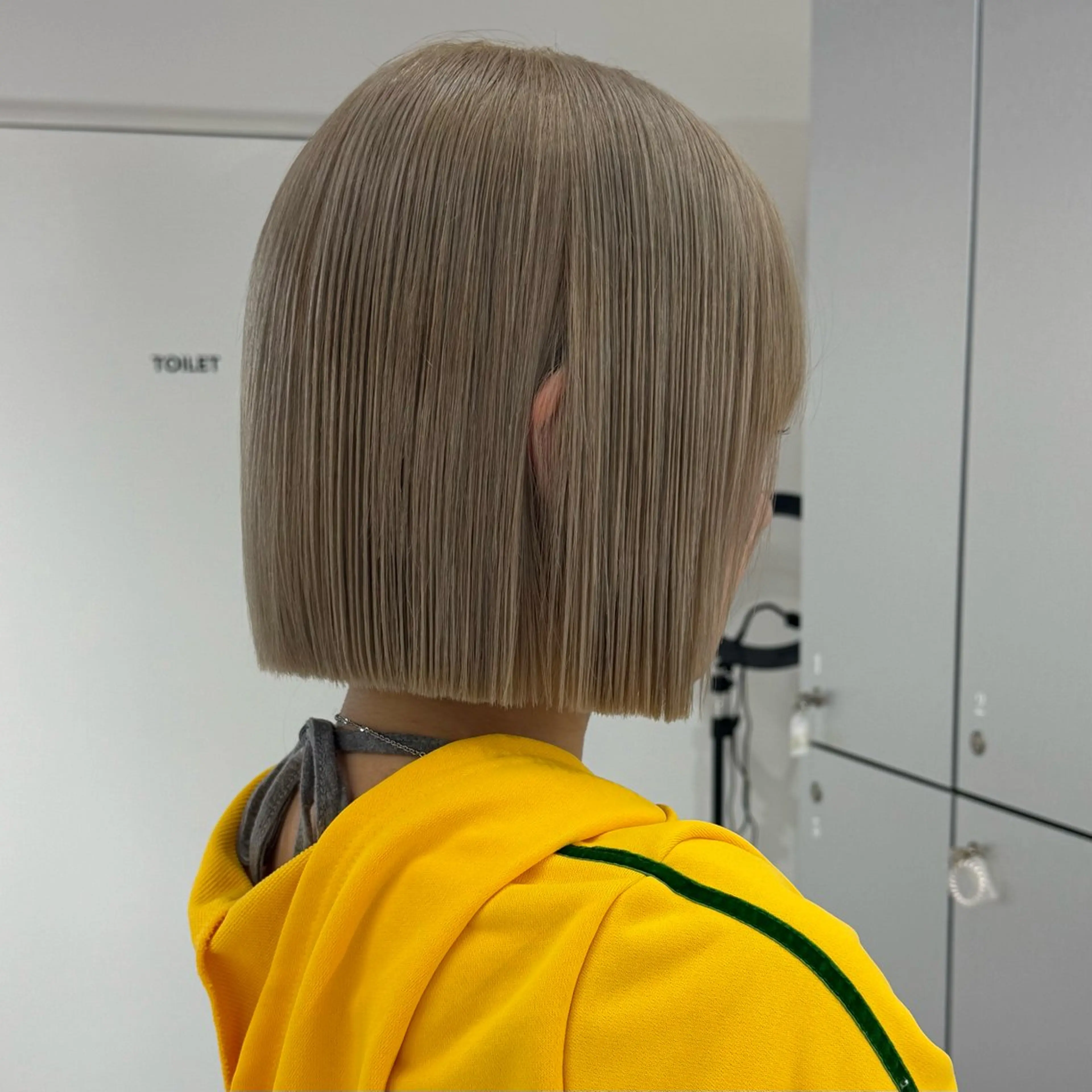 🚨高難易度🚨ブリーチ縮毛矯正+カットの写真