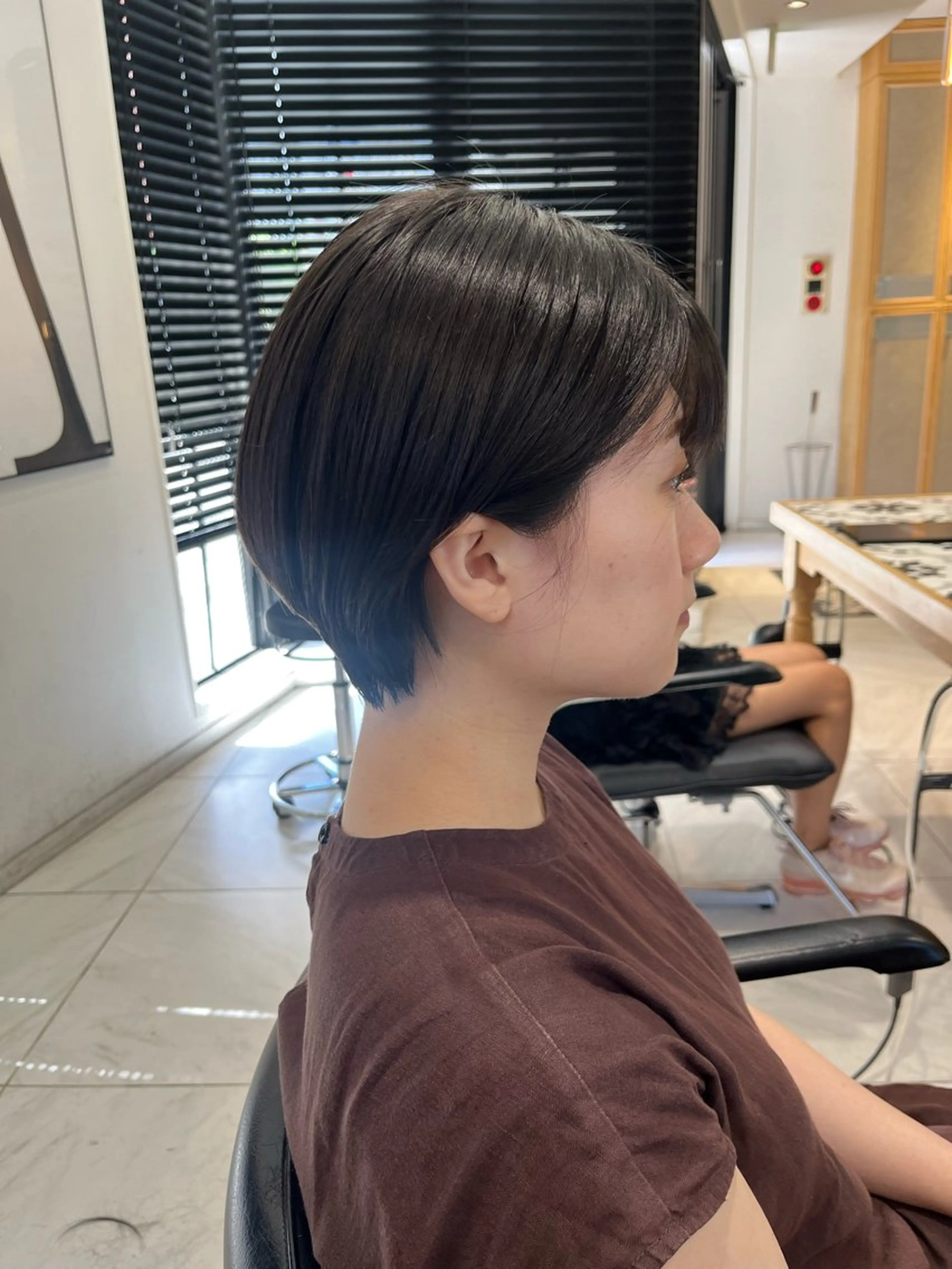 ショート ナミ🩶暗髪/暖色 ❤️/透明感/縮毛のヘアスタイル