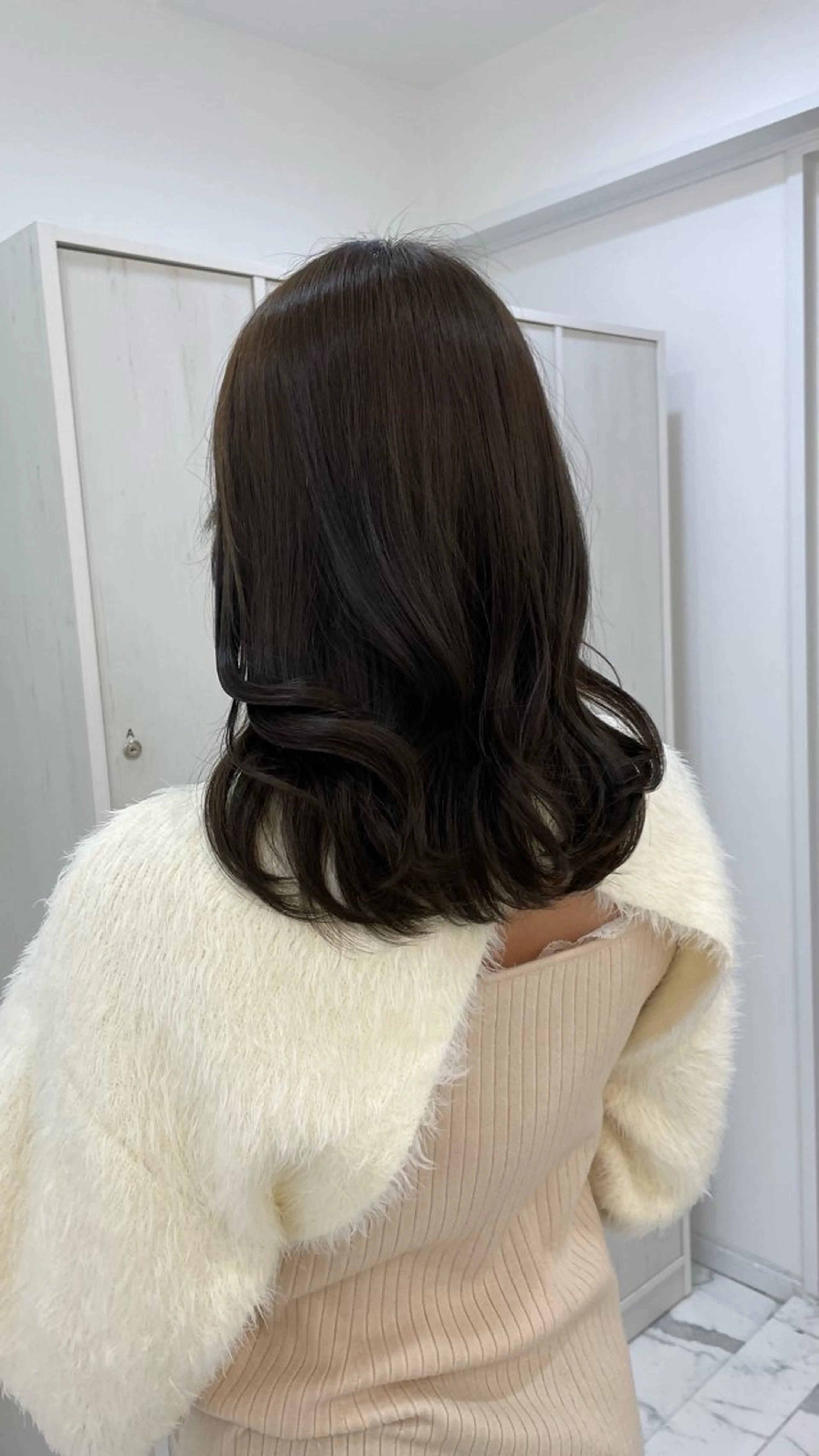 セミロング カラー ヘアカラー Hairmakefox所属・五十嵐航斗 ハイトーンのヘアスタイル