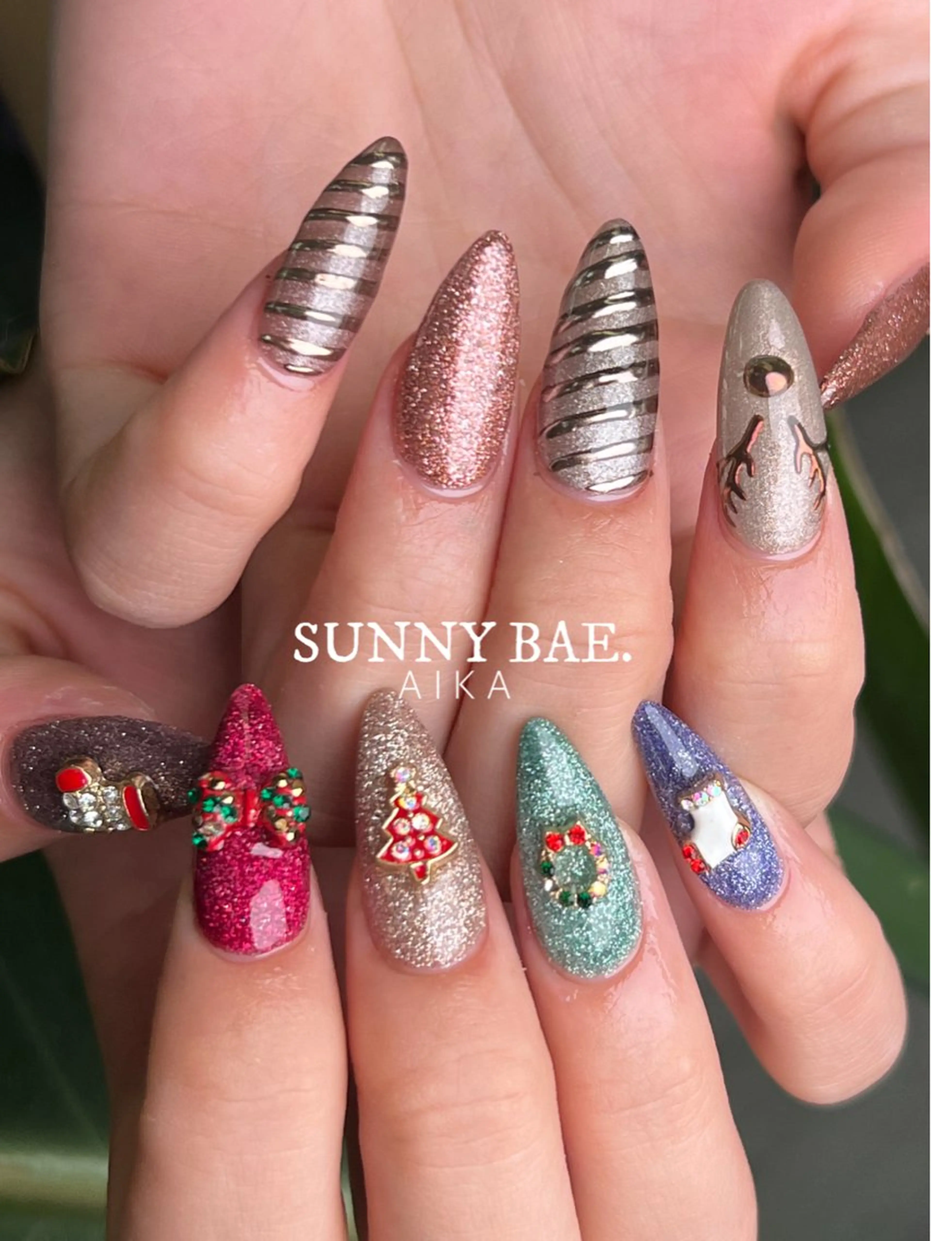 ネイル ジェルネイル キラキラネイル ロングネイル 持ち込み ワンカラーネイル Made By AIKAのネイルデザイン