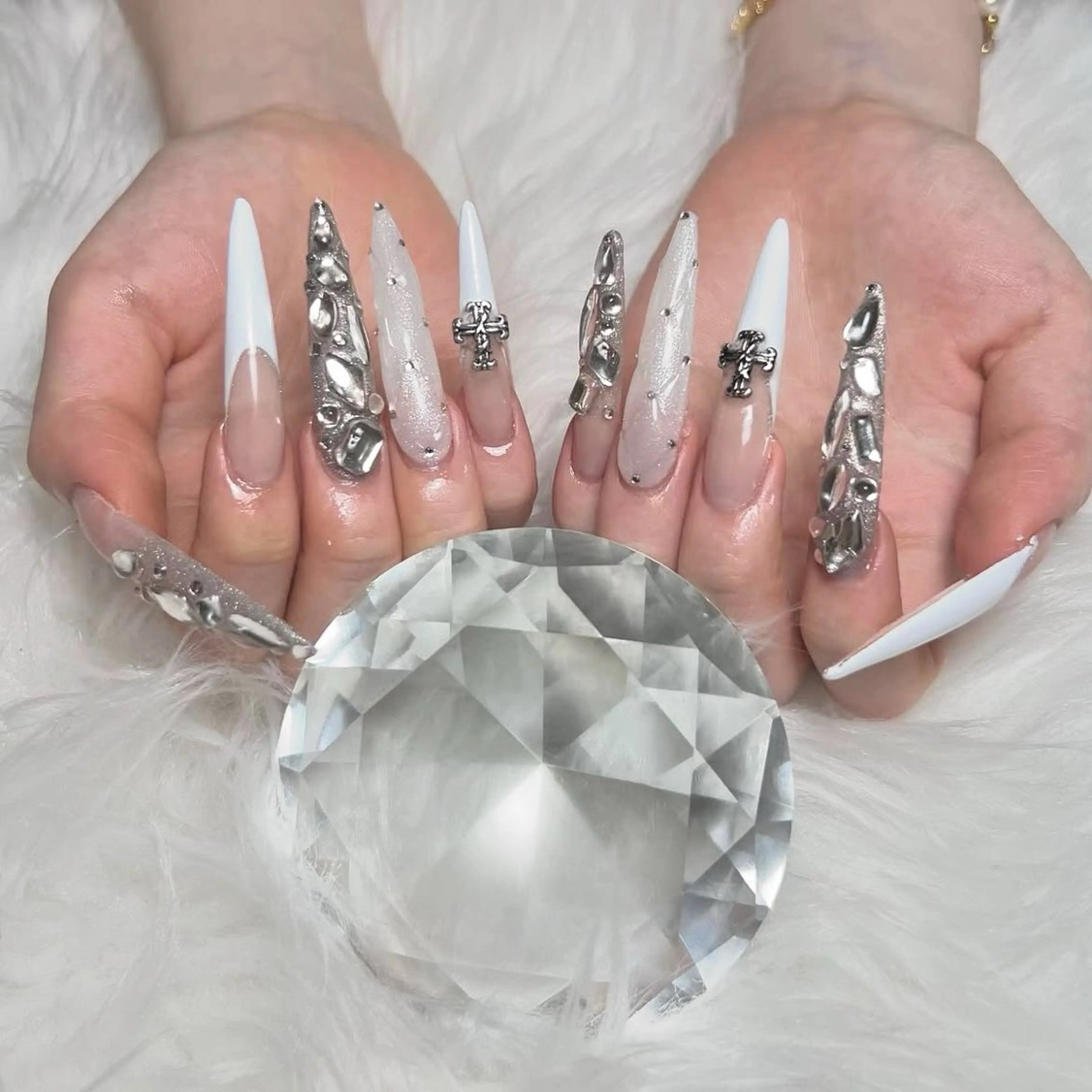 ネイル チークネイル 桜ネイル フレンチネイル ジェルネイル ガラスフレンチ ハンドネイル Rin Nail 新大久保店のネイルデザイン