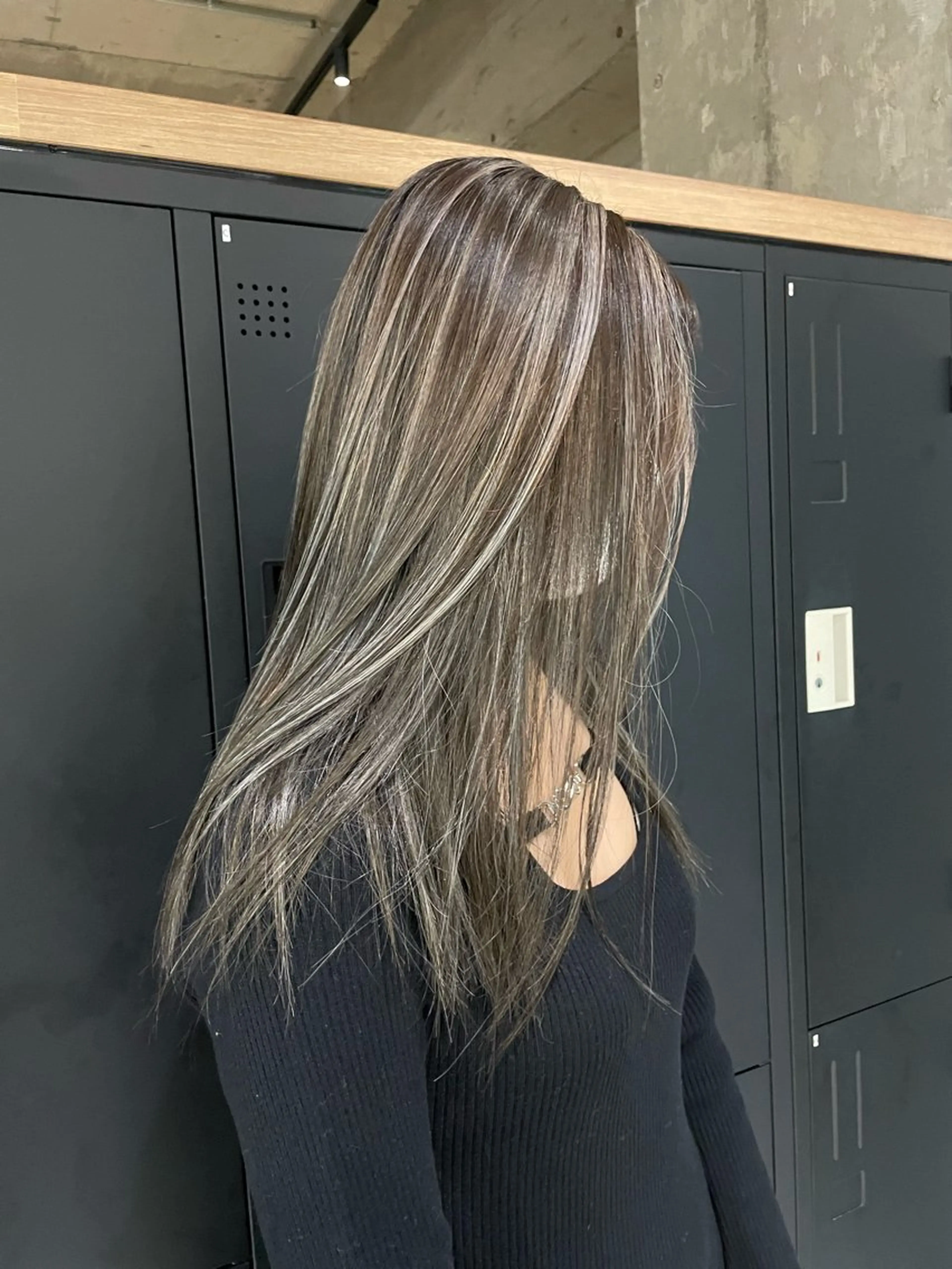 ロング ハイライト 🫧ハイライトカラー 🫧 𝓜𝓘𝓤のヘアスタイル